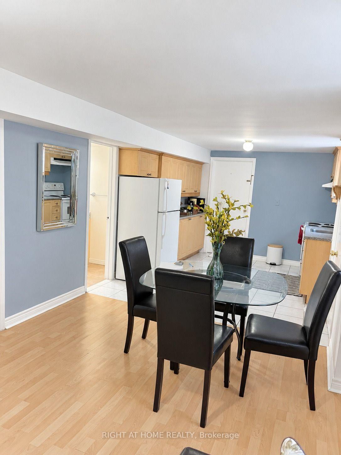 Photo 33 of 101 Hanson Road, Mississauga, Fairview — HOMEH