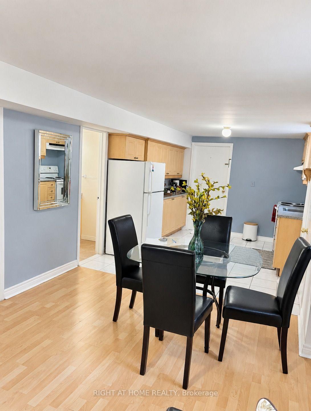 Photo 39 of 101 Hanson Road, Mississauga, Fairview — HOMEH