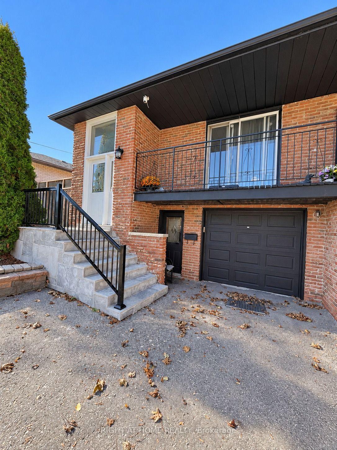 Photo 43 of 101 Hanson Road, Mississauga, Fairview — HOMEH