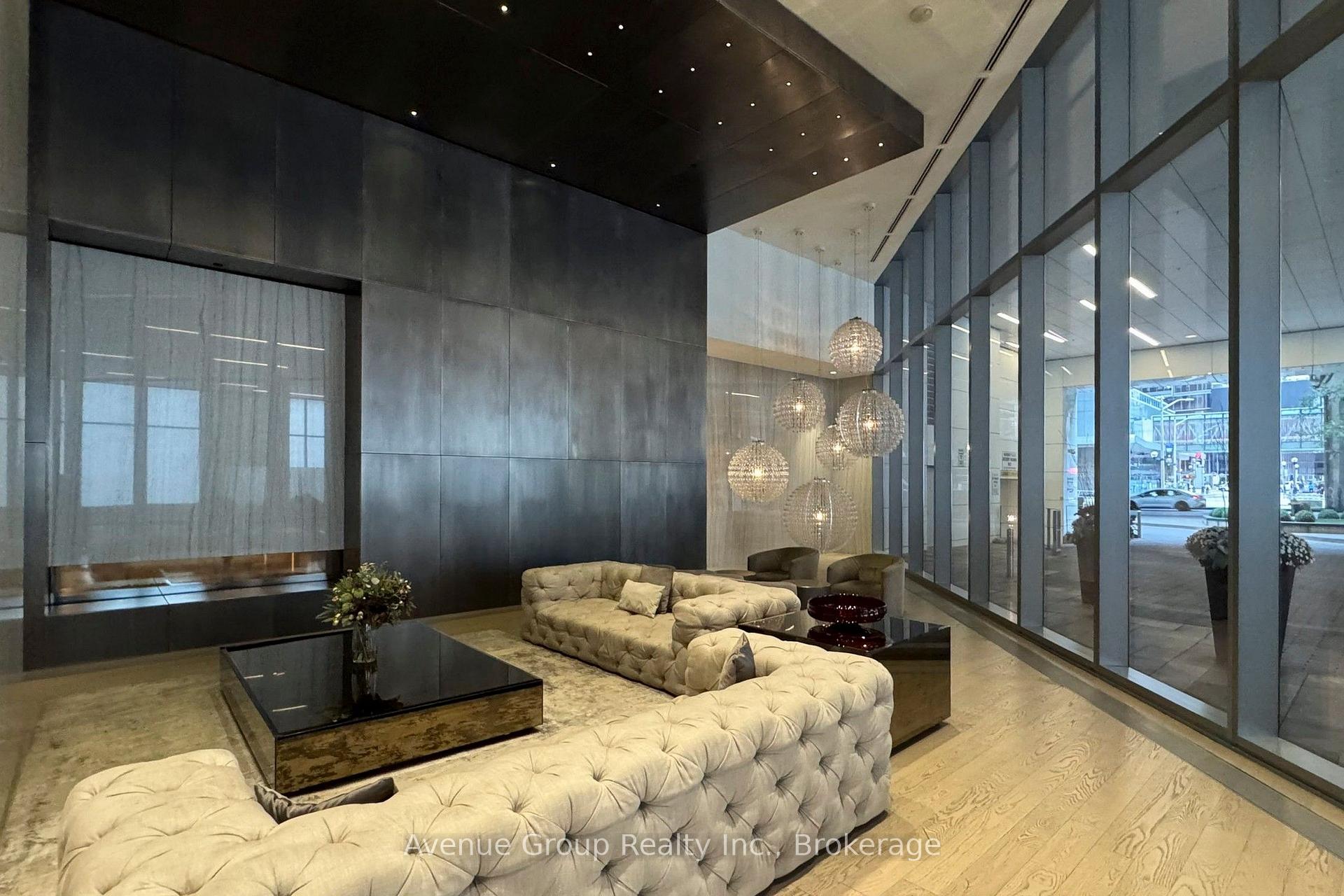 Photo 5 of Unit 1705, 100 Harbour Street, Toronto, Waterfront Communities — HOMEH