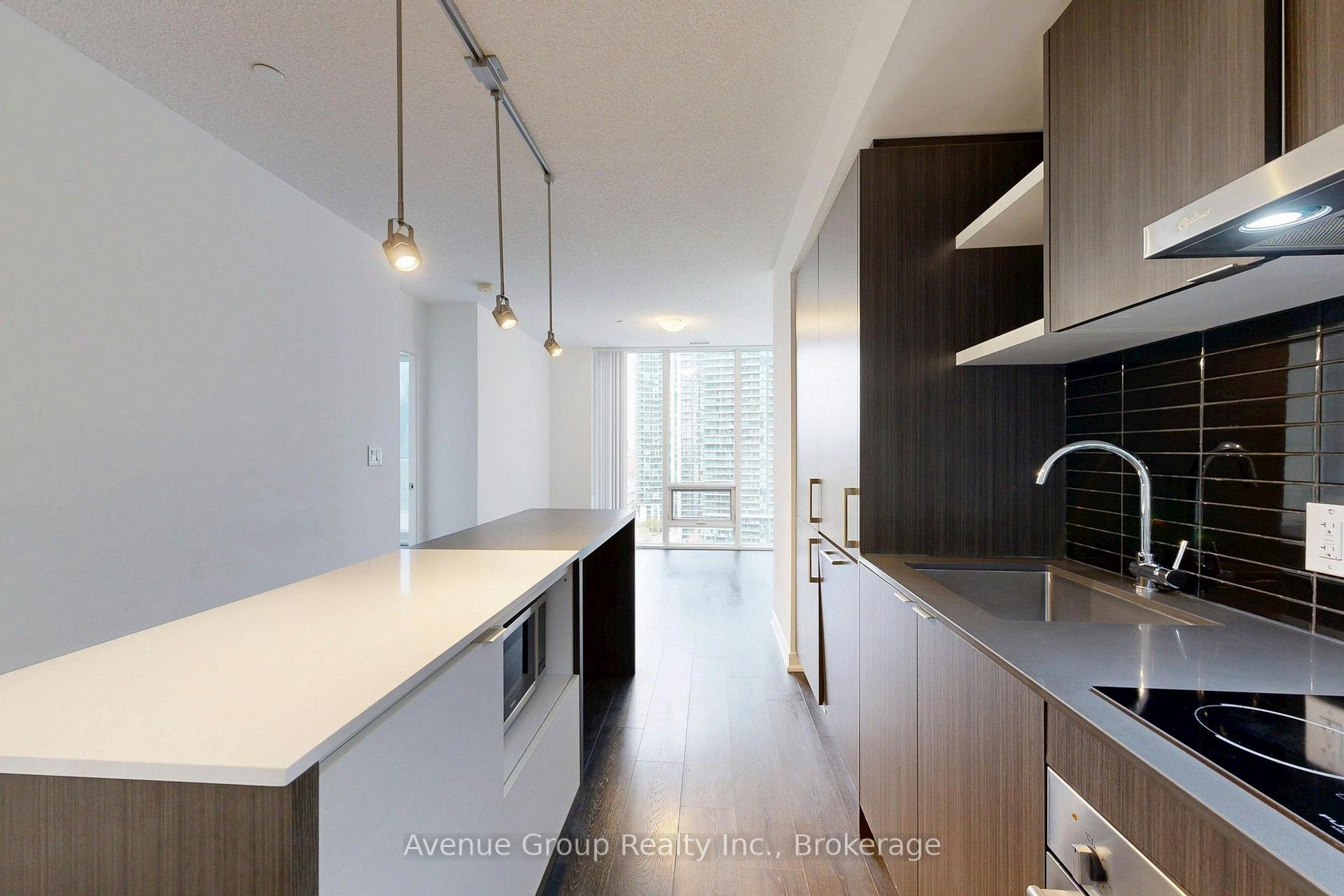 Photo 7 of Unit 1705, 100 Harbour Street, Toronto, Waterfront Communities — HOMEH