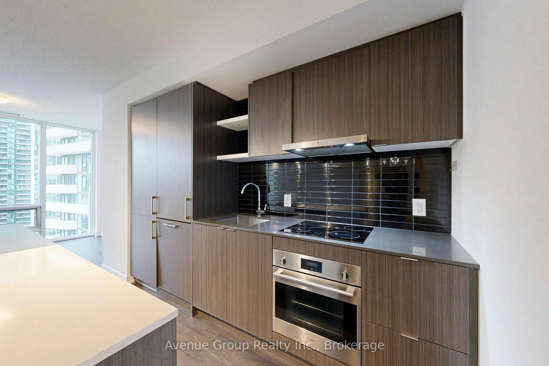 Photo 8 of Unit 1705, 100 Harbour Street, Toronto, Waterfront Communities — HOMEH