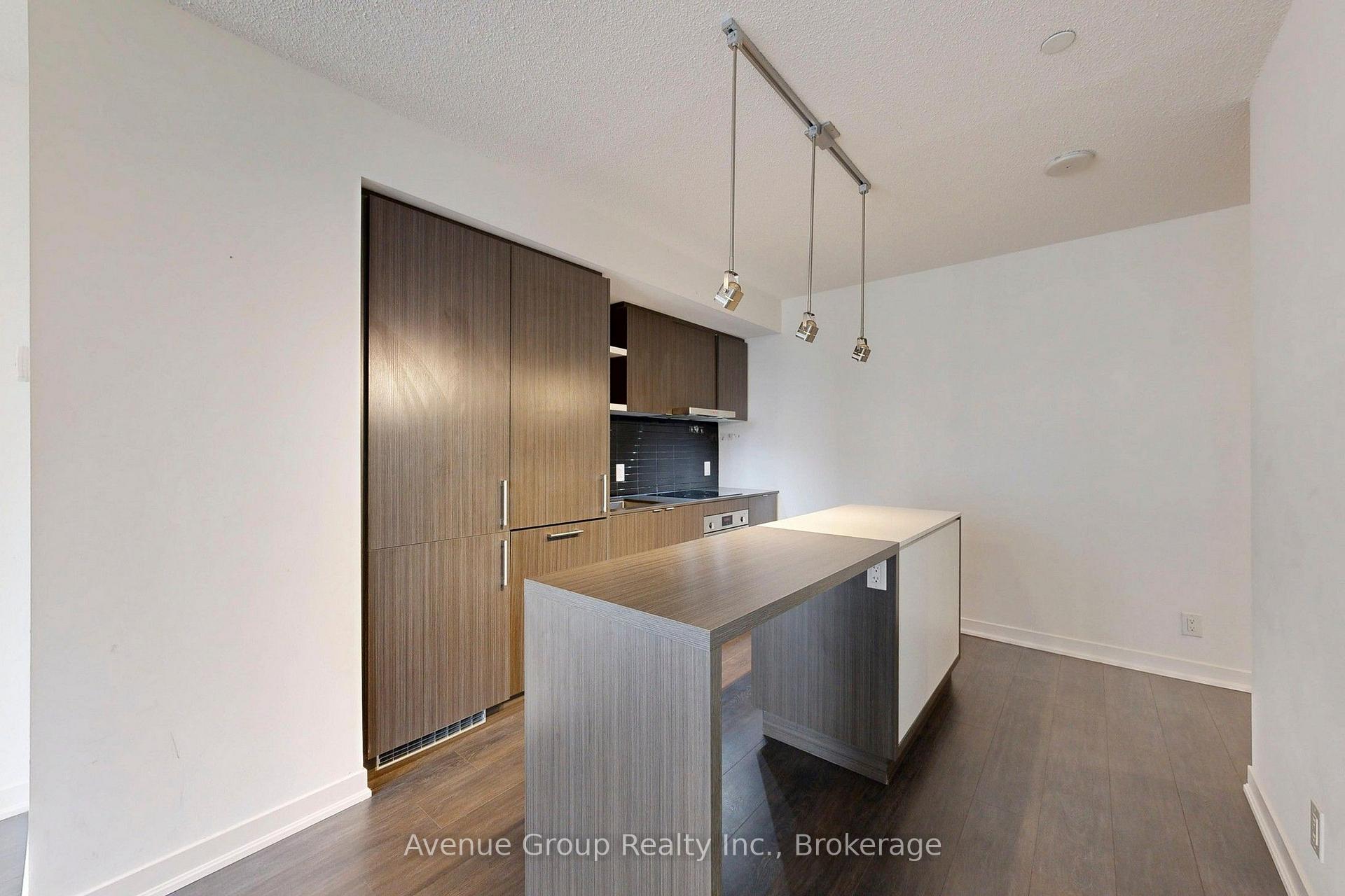 Photo 9 of Unit 1705, 100 Harbour Street, Toronto, Waterfront Communities — HOMEH