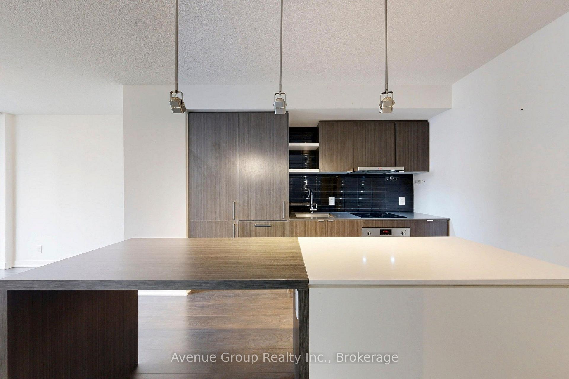 Photo 10 of Unit 1705, 100 Harbour Street, Toronto, Waterfront Communities — HOMEH