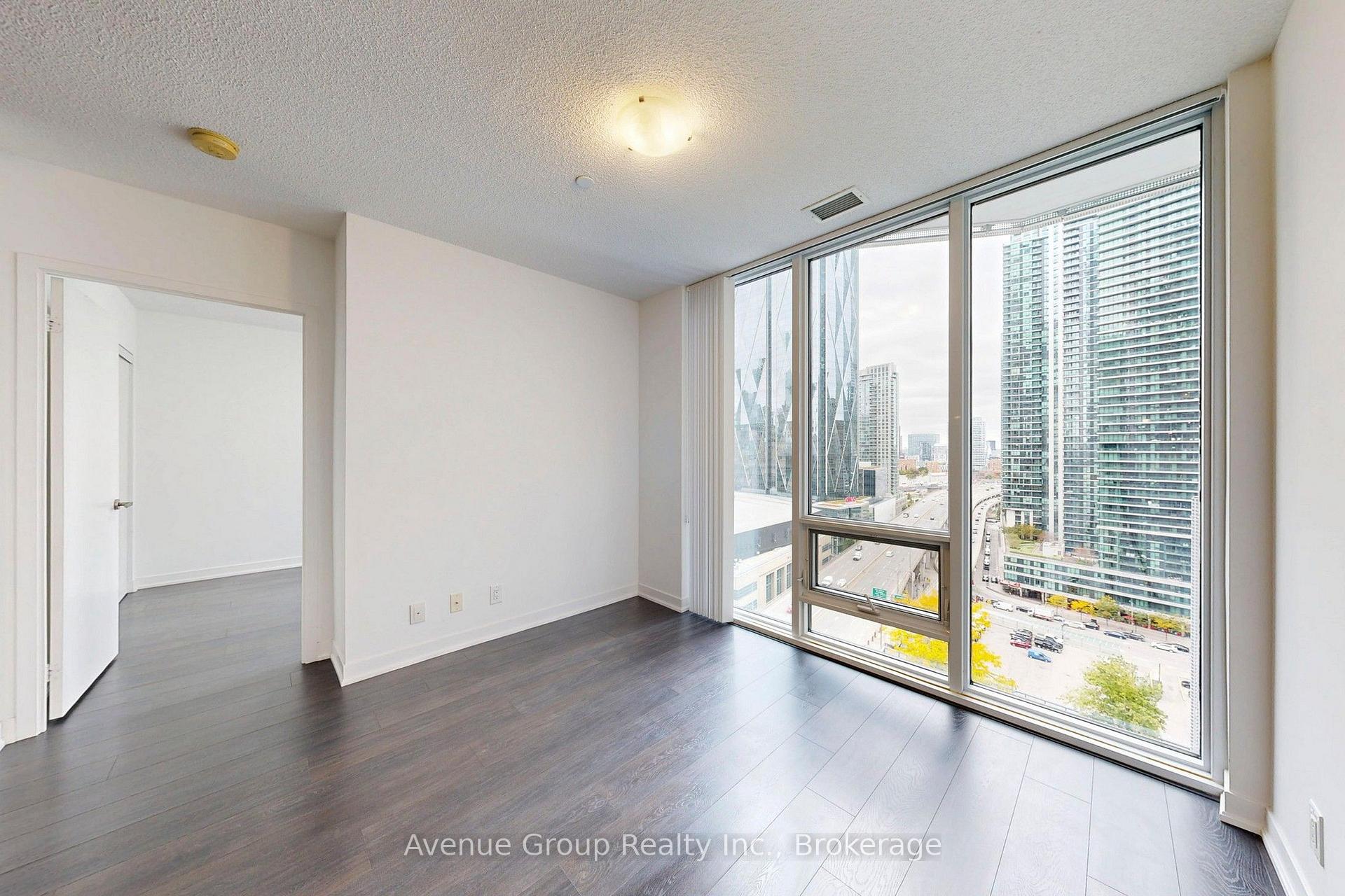 Photo 14 of Unit 1705, 100 Harbour Street, Toronto, Waterfront Communities — HOMEH