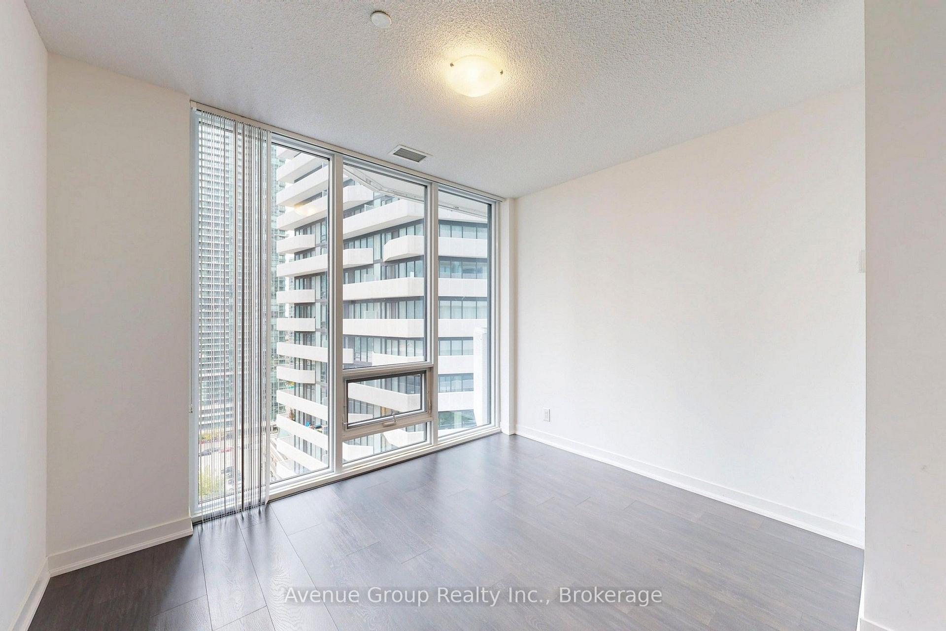 Photo 18 of Unit 1705, 100 Harbour Street, Toronto, Waterfront Communities — HOMEH