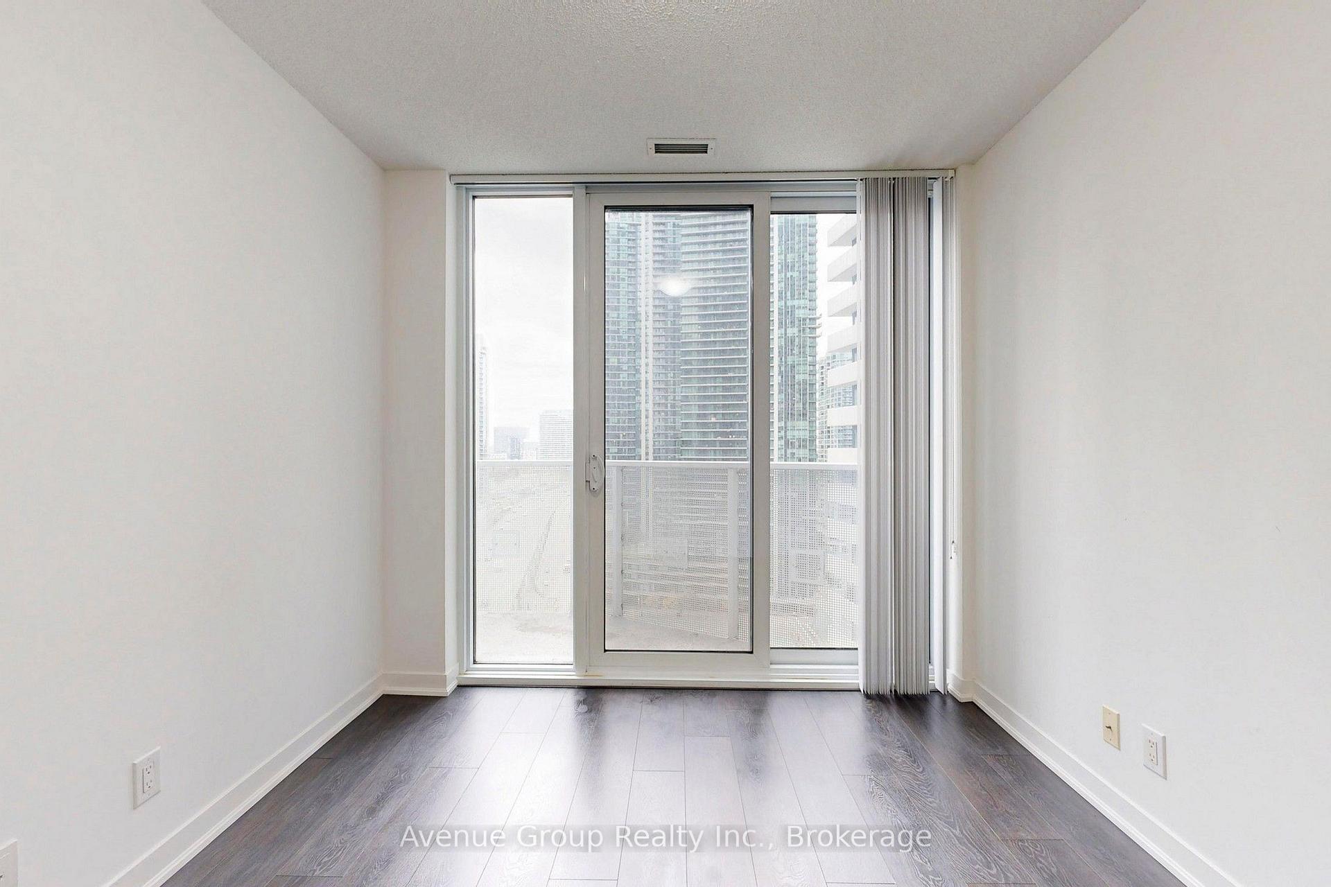 Photo 23 of Unit 1705, 100 Harbour Street, Toronto, Waterfront Communities — HOMEH