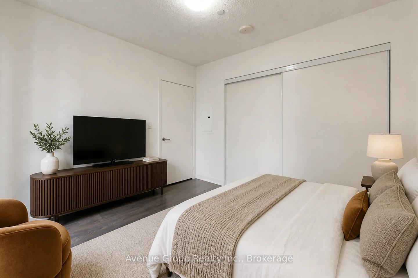 Photo 26 of Unit 1705, 100 Harbour Street, Toronto, Waterfront Communities — HOMEH