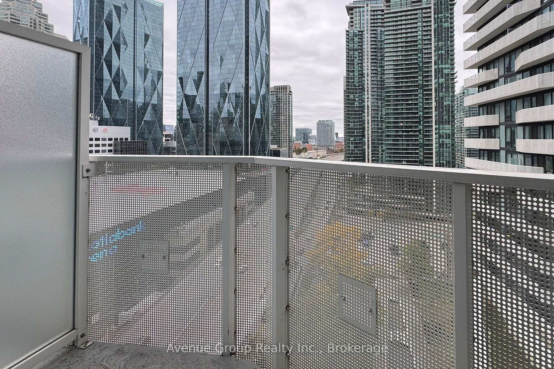 Photo 36 of Unit 1705, 100 Harbour Street, Toronto, Waterfront Communities — HOMEH