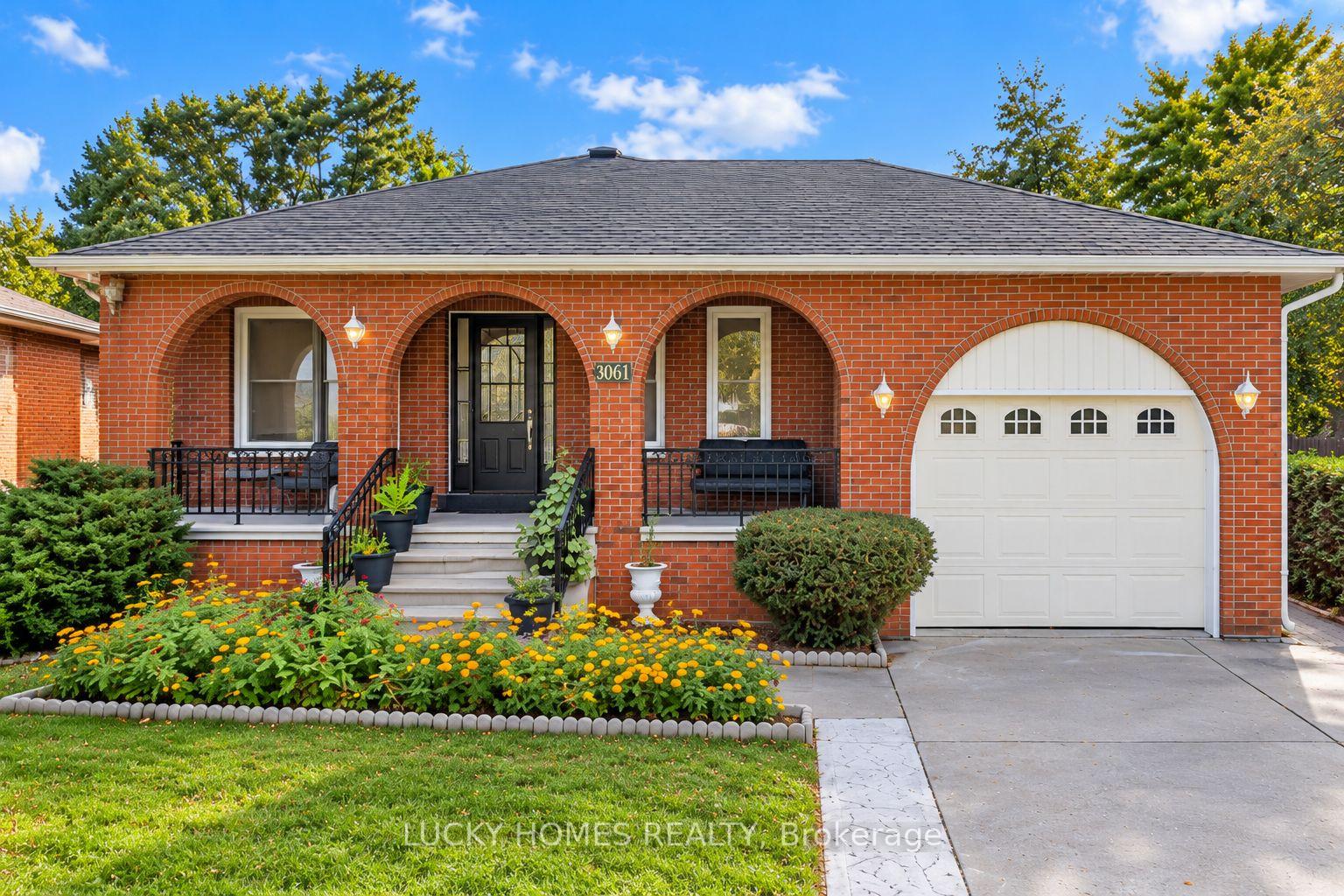 Photo 2 of 3061 Lloyd George Boulevard, Windsor, Fontainbleu — HOMEH