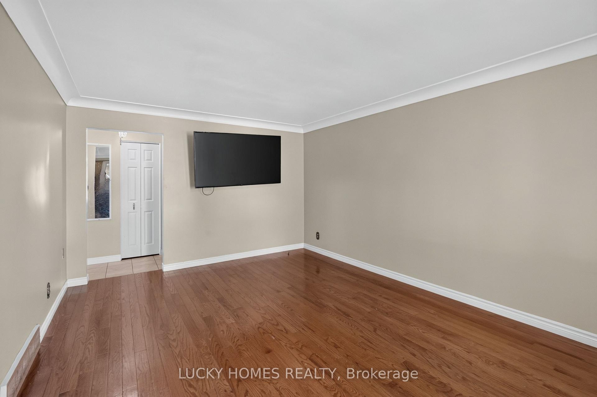 Photo 13 of 3061 Lloyd George Boulevard, Windsor, Fontainbleu — HOMEH