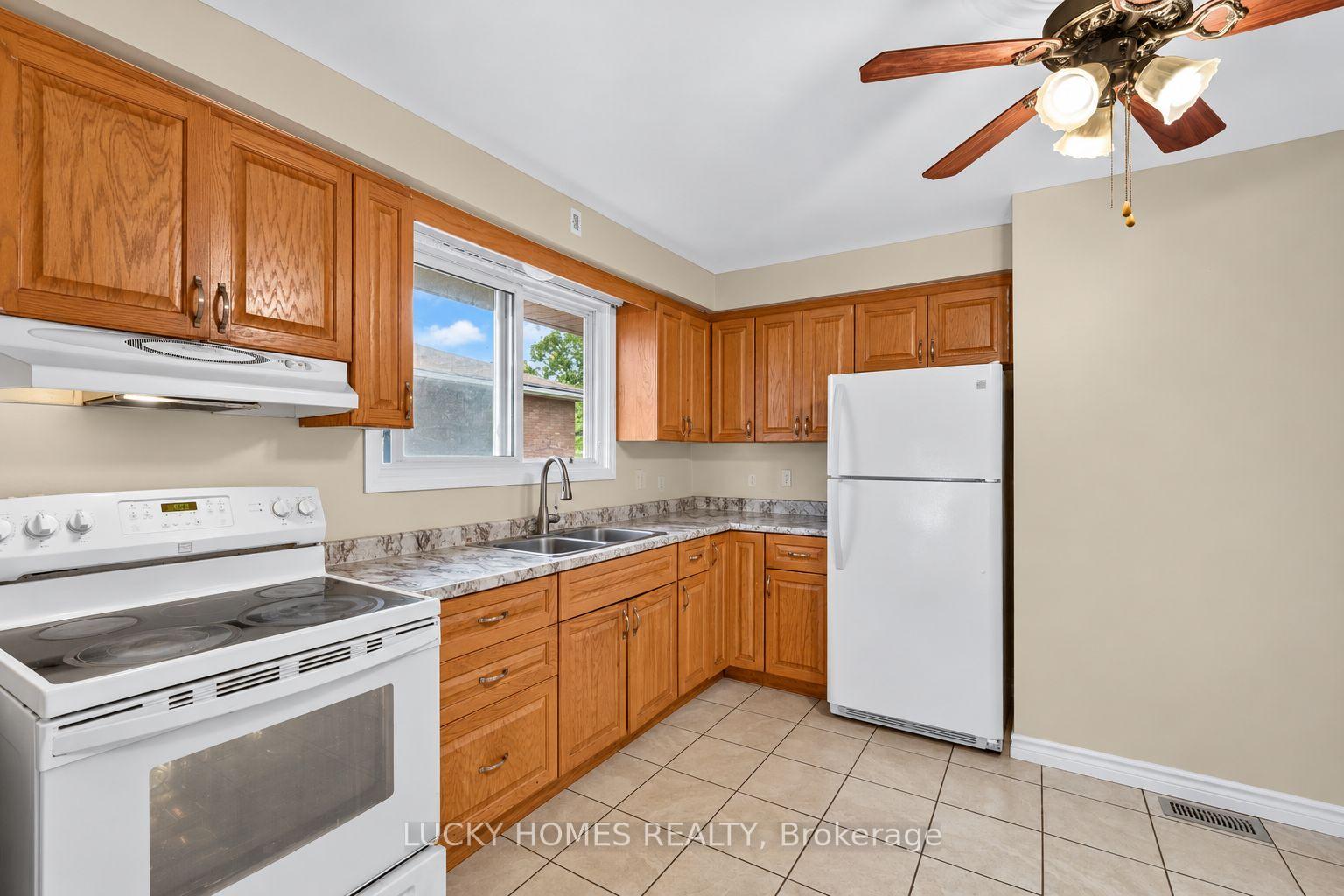 Photo 16 of 3061 Lloyd George Boulevard, Windsor, Fontainbleu — HOMEH