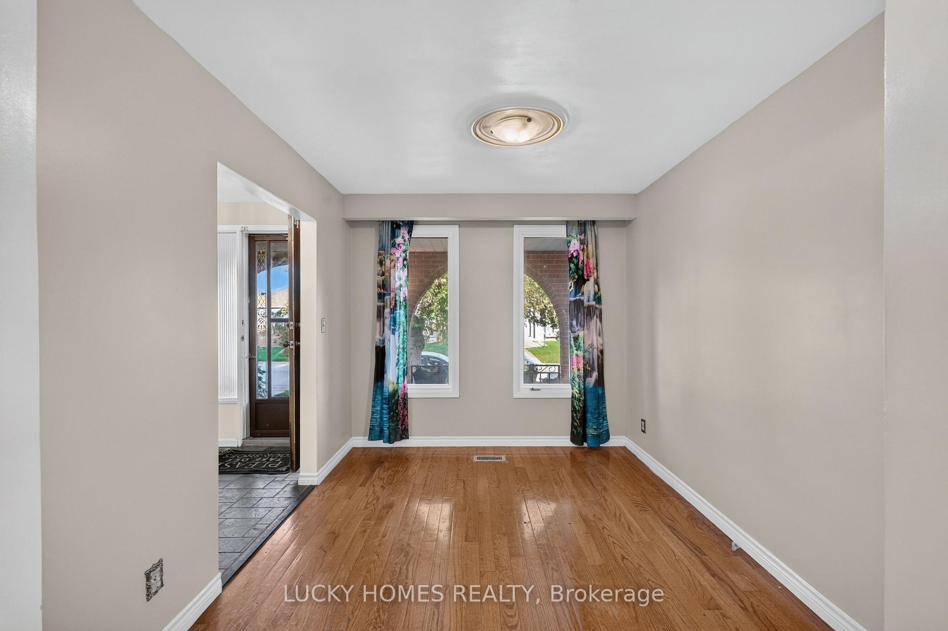 Photo 20 of 3061 Lloyd George Boulevard, Windsor, Fontainbleu — HOMEH