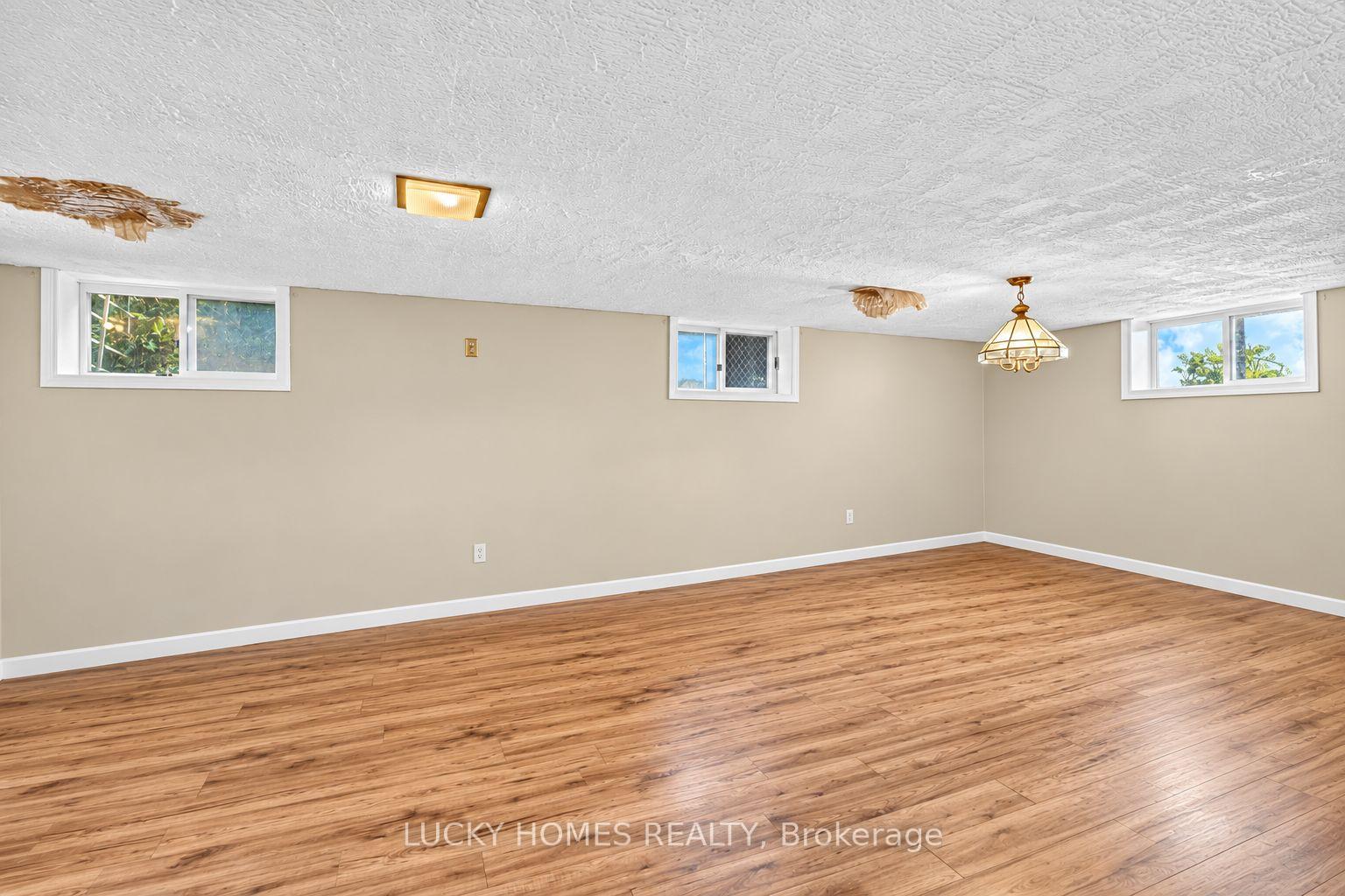 Photo 35 of 3061 Lloyd George Boulevard, Windsor, Fontainbleu — HOMEH