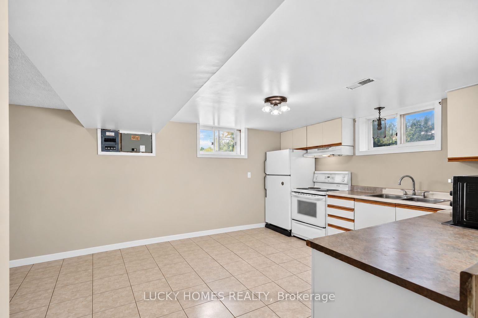 Photo 39 of 3061 Lloyd George Boulevard, Windsor, Fontainbleu — HOMEH