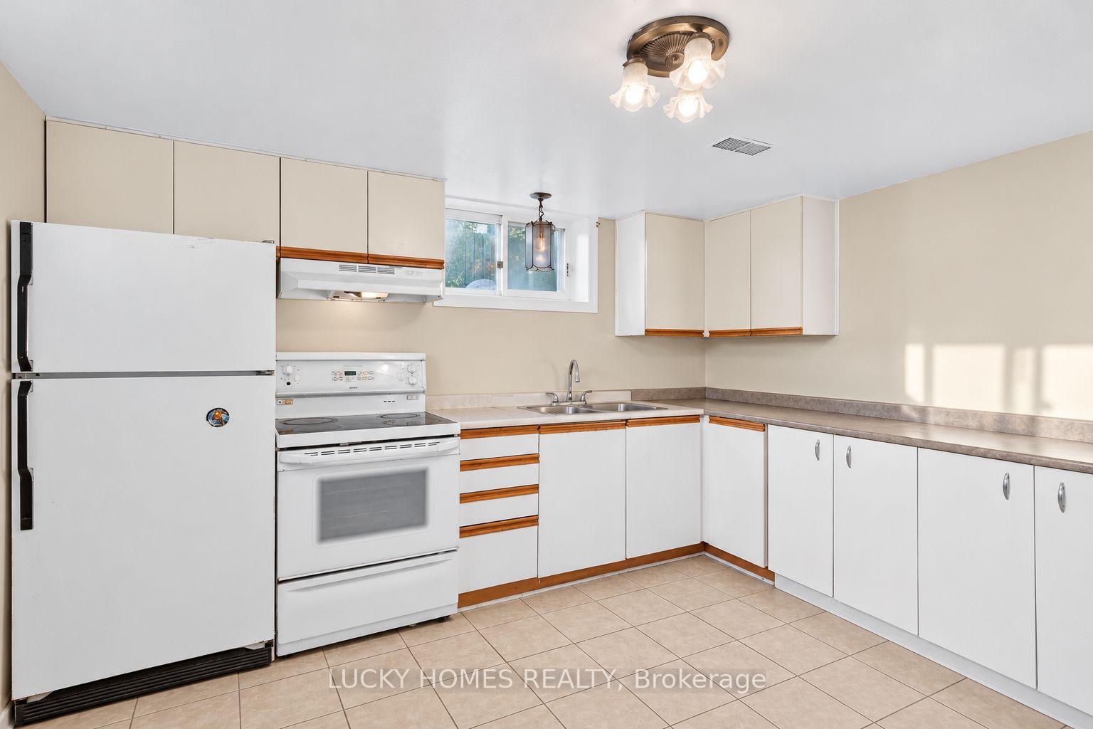 Photo 40 of 3061 Lloyd George Boulevard, Windsor, Fontainbleu — HOMEH