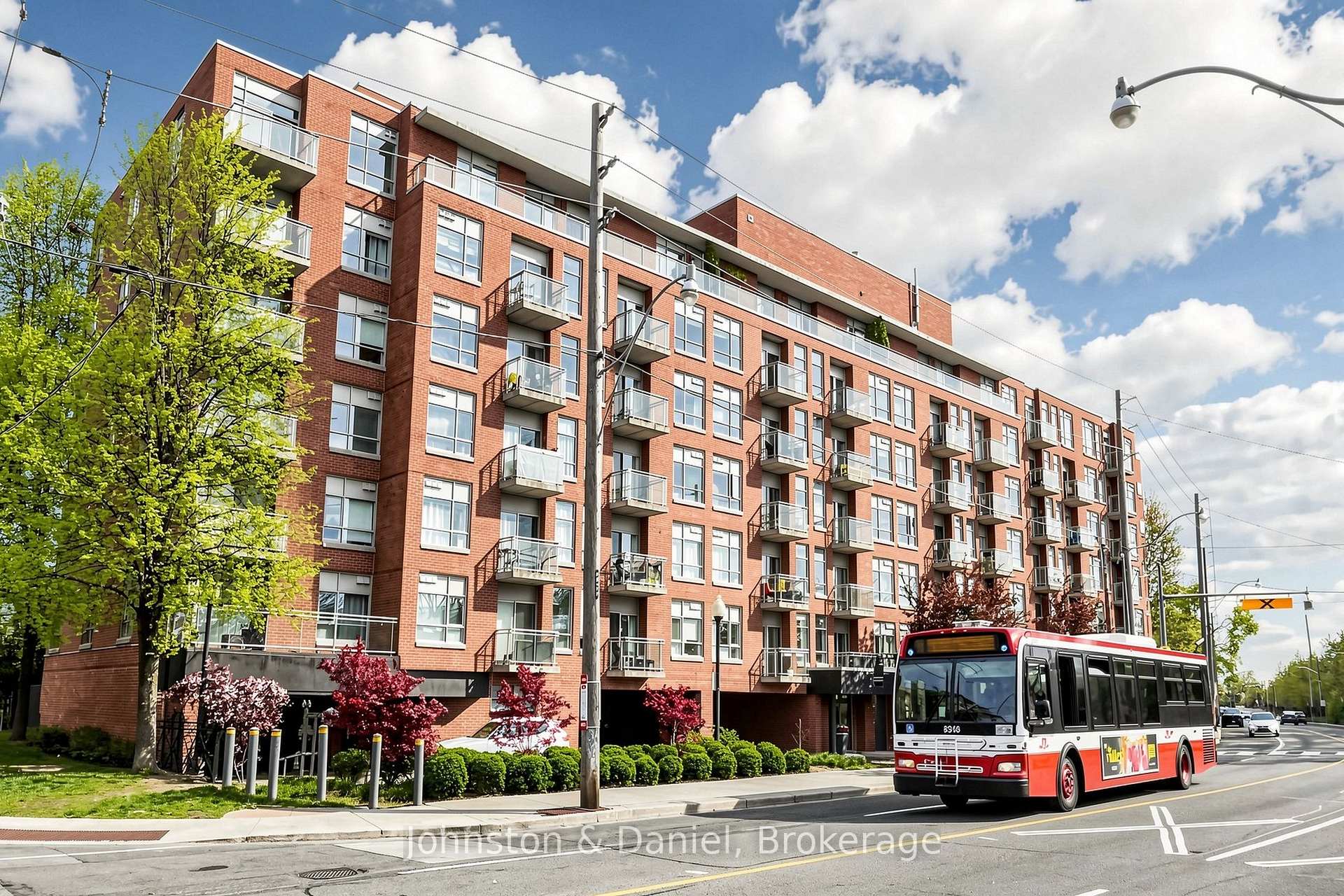 Photo of Unit 417, 2495 Dundas Street W