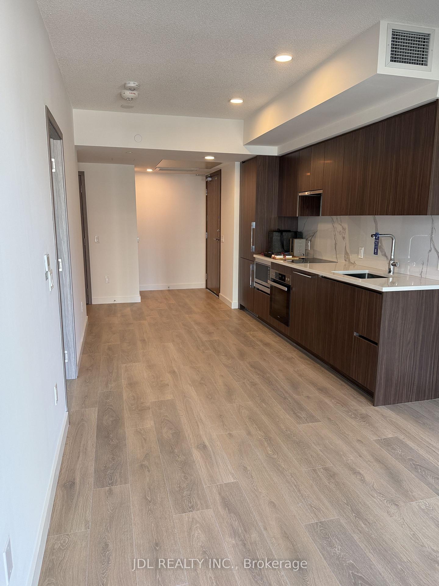 Photo 4 of Unit 702, 1 Concord CityPlace Way, Toronto, Waterfront Communities — HOMEH