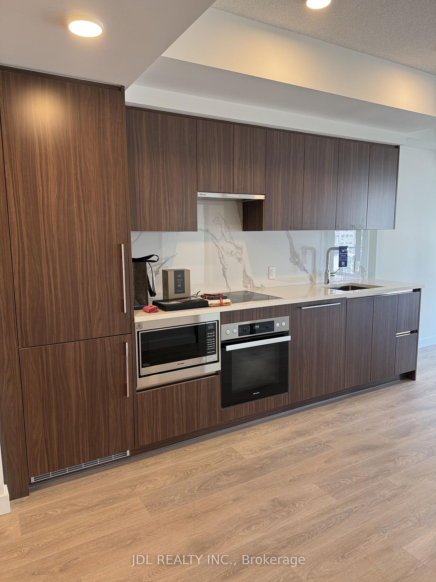 Photo 5 of Unit 702, 1 Concord CityPlace Way, Toronto, Waterfront Communities — HOMEH