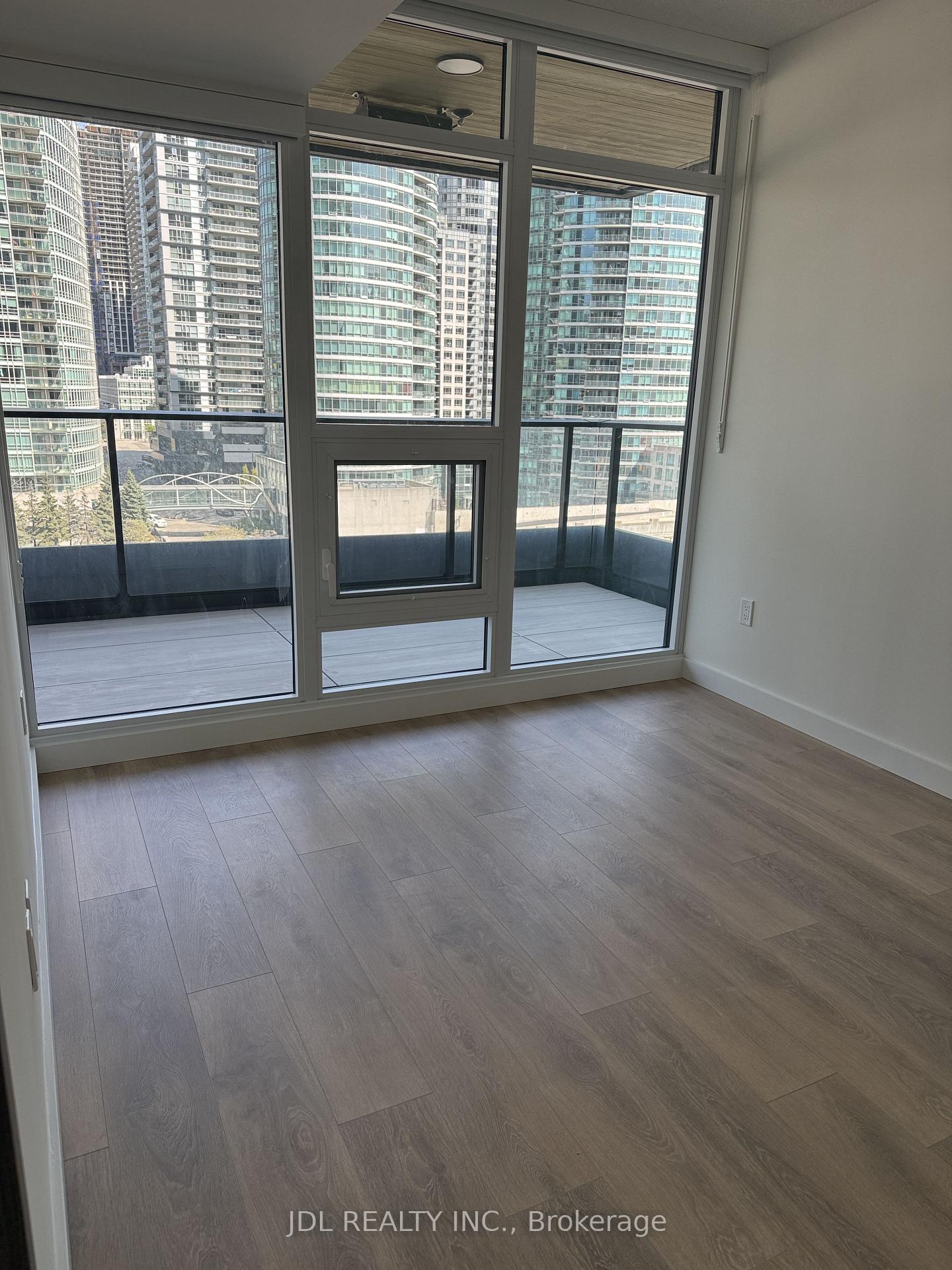 Photo 6 of Unit 702, 1 Concord CityPlace Way, Toronto, Waterfront Communities — HOMEH