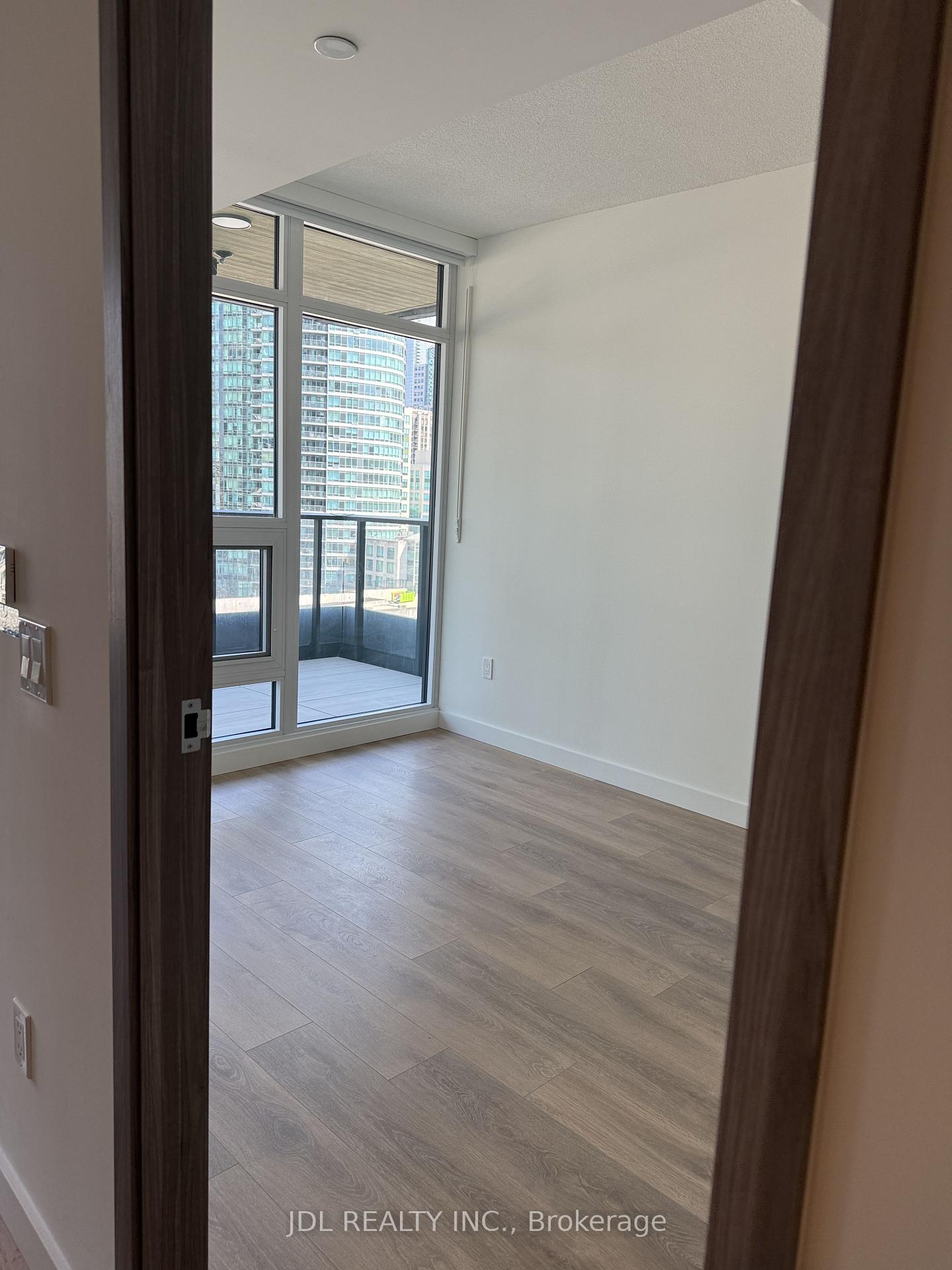 Photo 7 of Unit 702, 1 Concord CityPlace Way, Toronto, Waterfront Communities — HOMEH