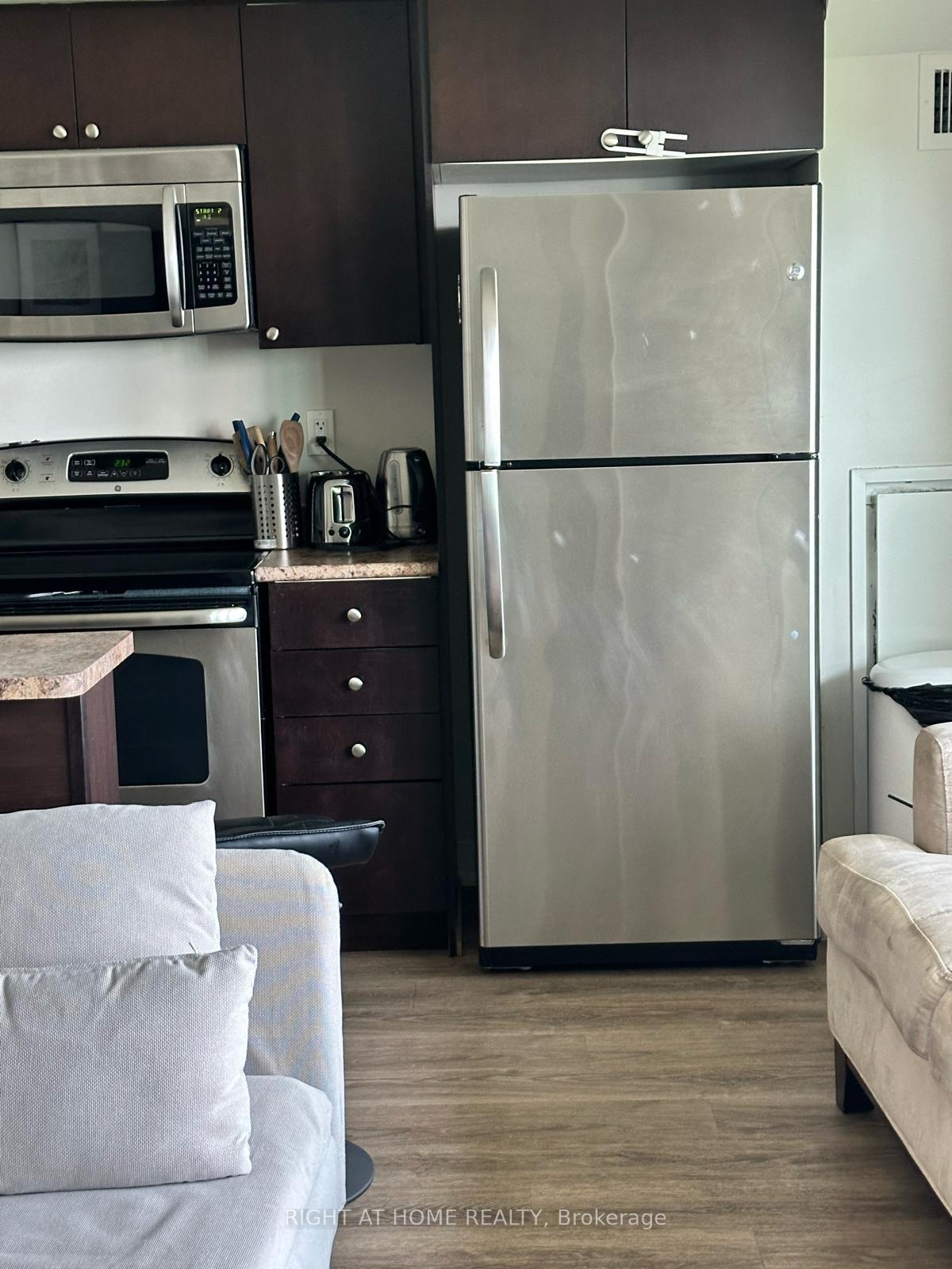 Photo 7 of Unit 155, 155 Legion Road N, Etobicoke, Mimico — HOMEH