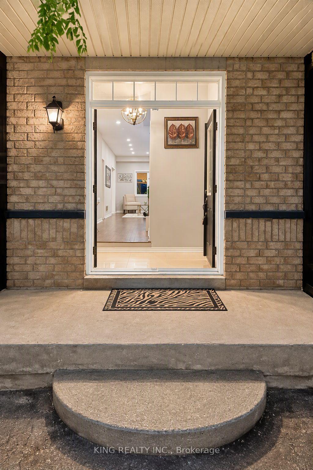 Photo 3 of 72 Baylawn Circle S, Brampton, Bram East — HOMEH