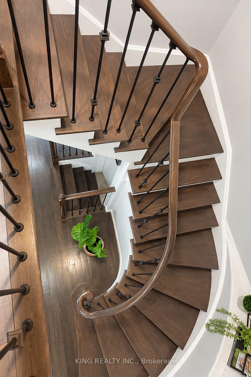 Photo 10 of 72 Baylawn Circle S, Brampton, Bram East — HOMEH