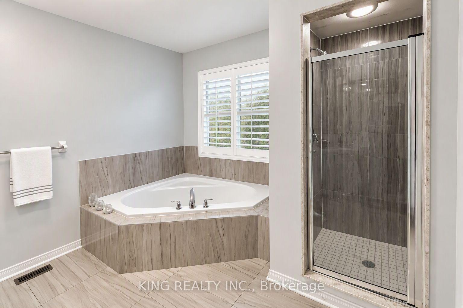 Photo 30 of 72 Baylawn Circle S, Brampton, Bram East — HOMEH