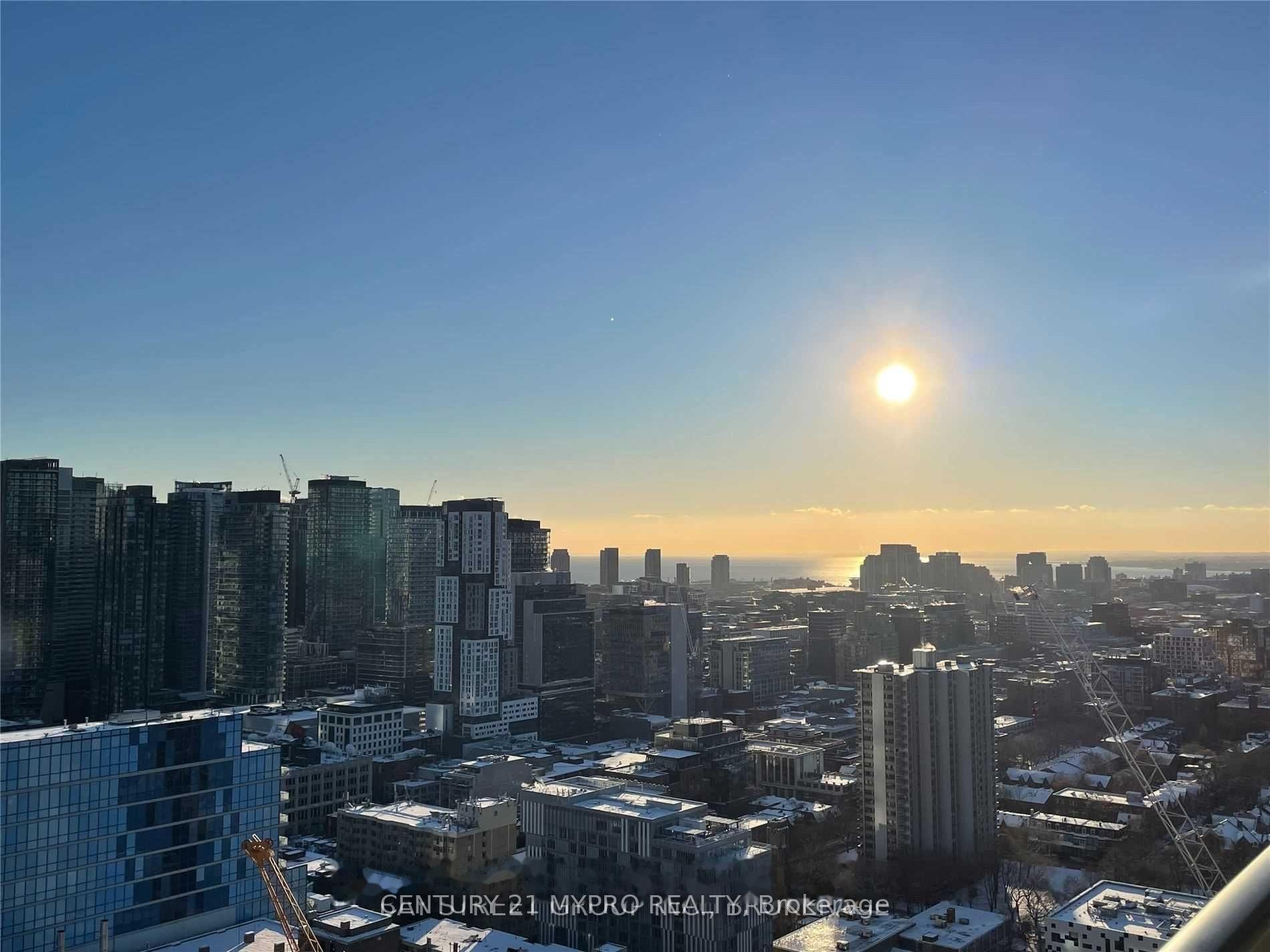 Photo of Unit 3505, 426 University Avenue