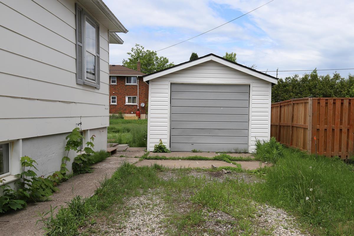 Photo 4 of 150 Henrietta Avenue, Sault Ste Marie, Ward 4 — HOMEH