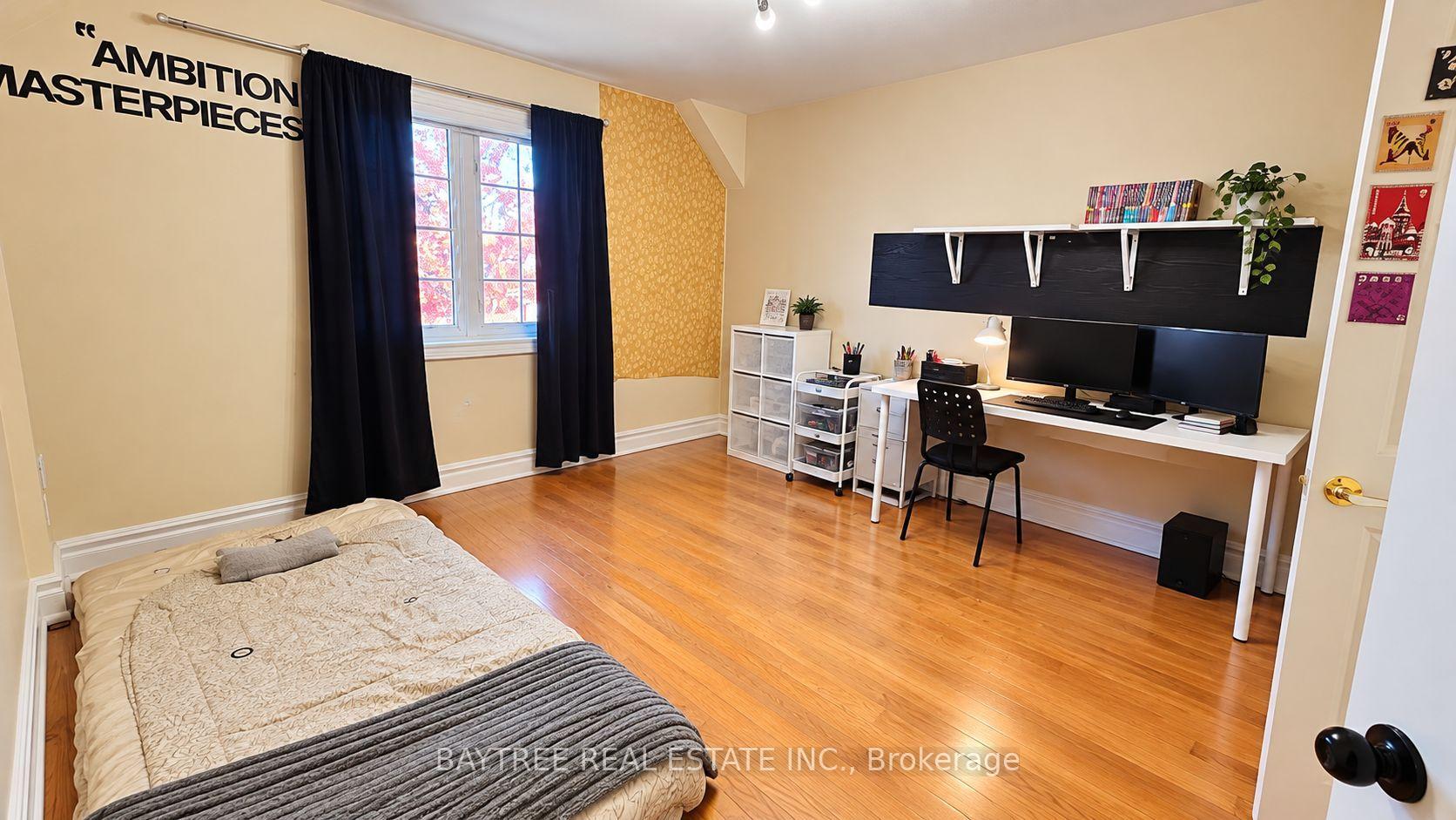 Photo 18 of Unit Upper, 257 Cocksfield Avenue, North York, Bathurst Manor — HOMEH
