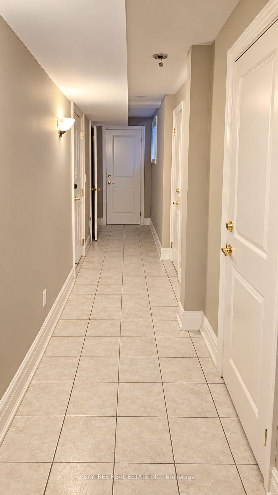 Photo 30 of Unit Upper, 257 Cocksfield Avenue, North York, Bathurst Manor — HOMEH