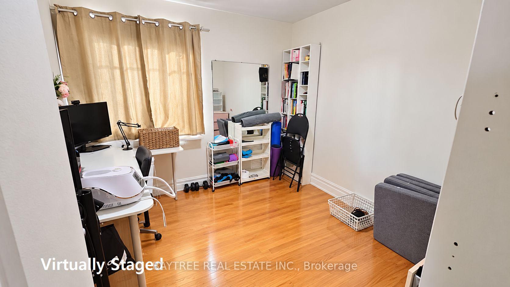 Photo 15 of Unit Upper, 257 Cocksfield Avenue, North York, Bathurst Manor — HOMEH