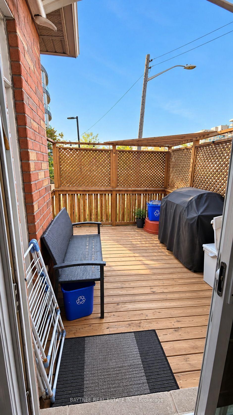 Photo 33 of Unit Upper, 257 Cocksfield Avenue, North York, Bathurst Manor — HOMEH