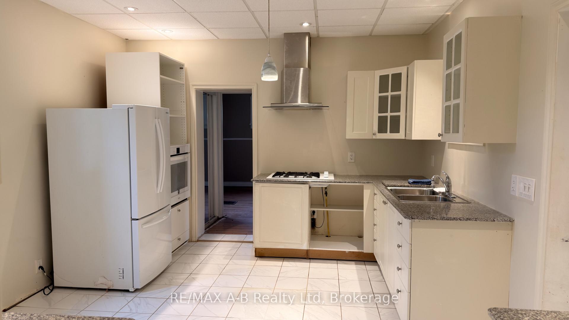 Photo 12 of 21 Henry Street, Cambridge, Christopher-Champlain — HOMEH