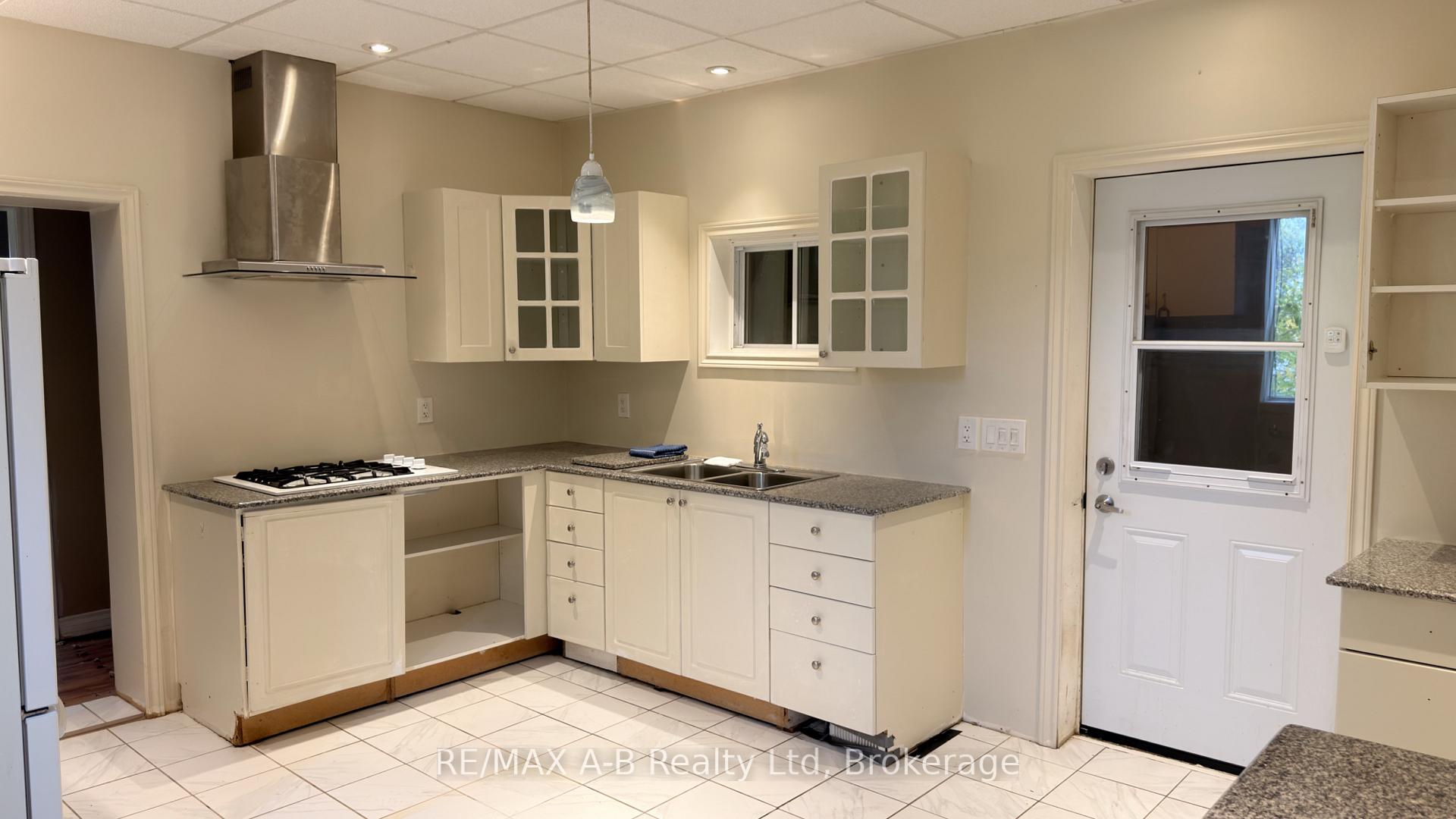Photo 14 of 21 Henry Street, Cambridge, Christopher-Champlain — HOMEH