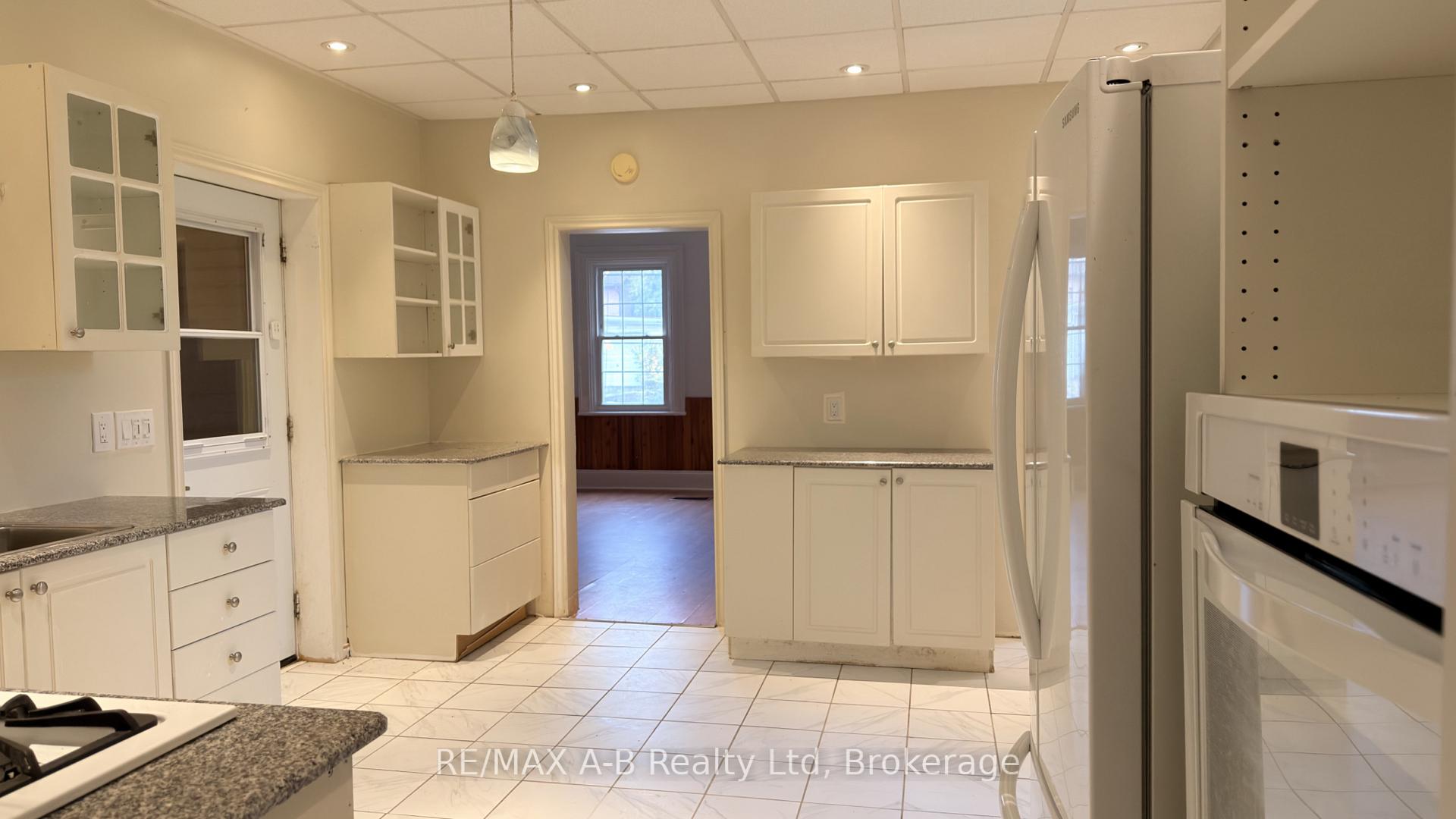 Photo 15 of 21 Henry Street, Cambridge, Christopher-Champlain — HOMEH