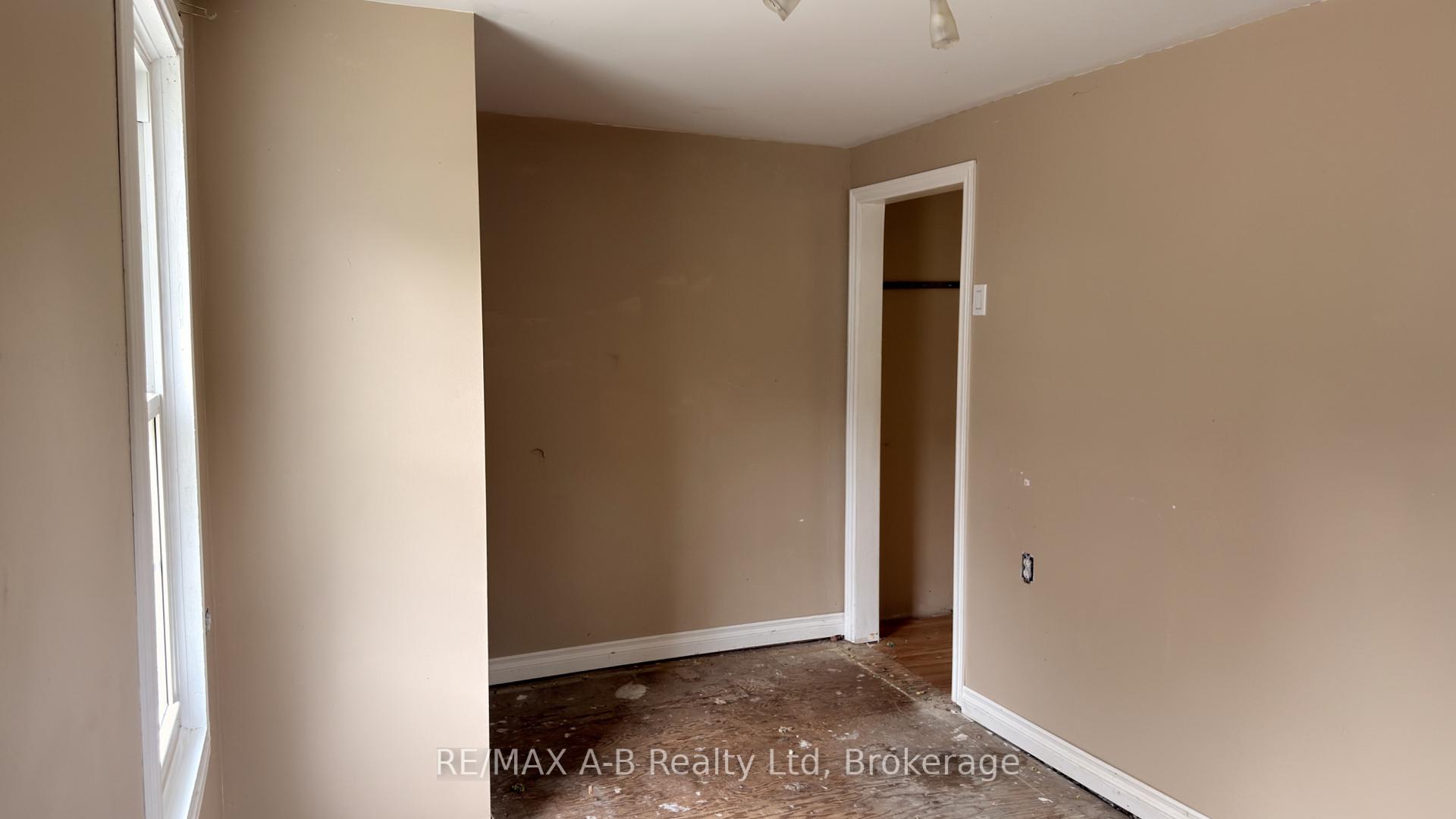 Photo 31 of 21 Henry Street, Cambridge, Christopher-Champlain — HOMEH