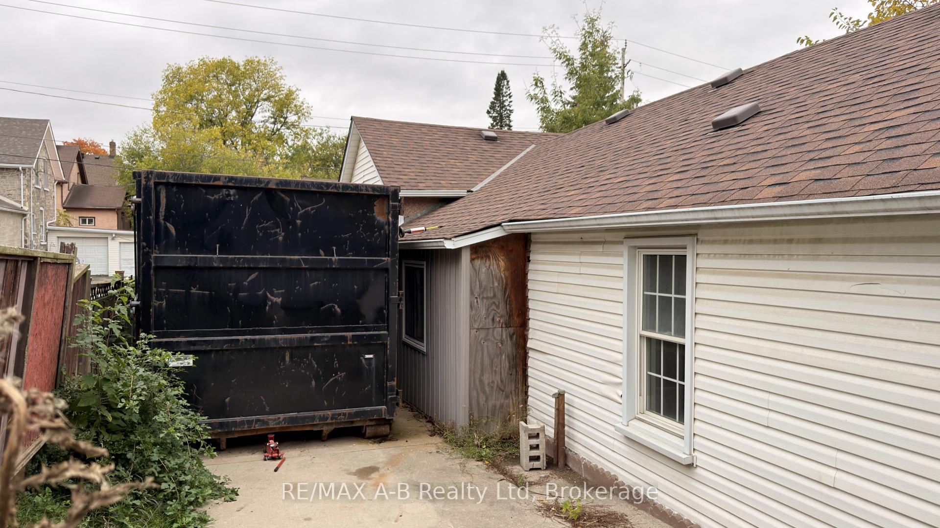 Photo 32 of 21 Henry Street, Cambridge, Christopher-Champlain — HOMEH