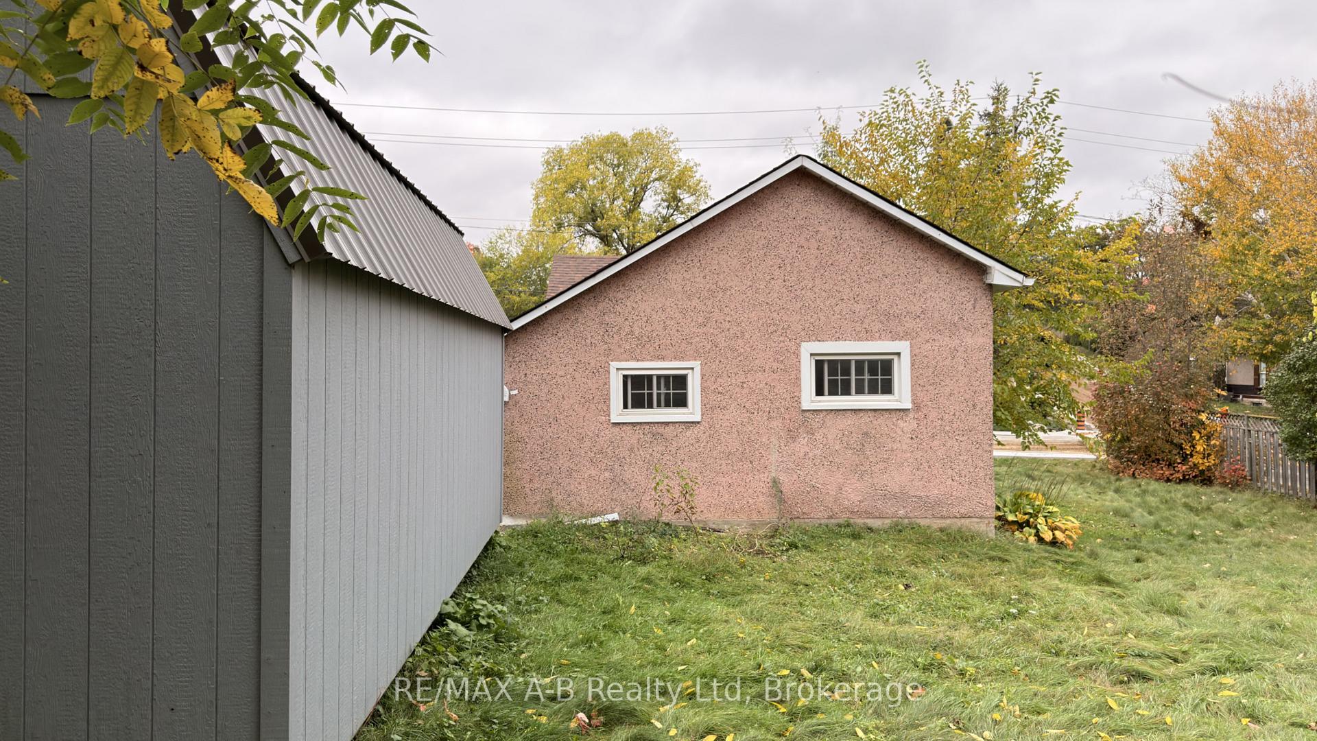 Photo 34 of 21 Henry Street, Cambridge, Christopher-Champlain — HOMEH