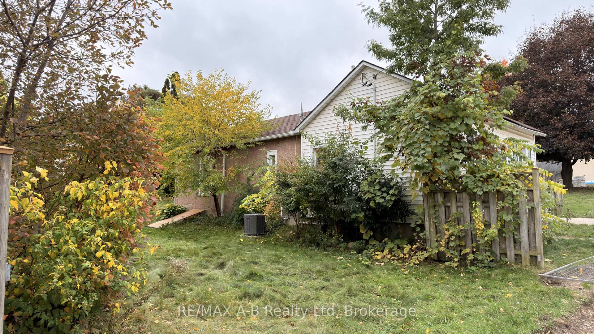 Photo 39 of 21 Henry Street, Cambridge, Christopher-Champlain — HOMEH