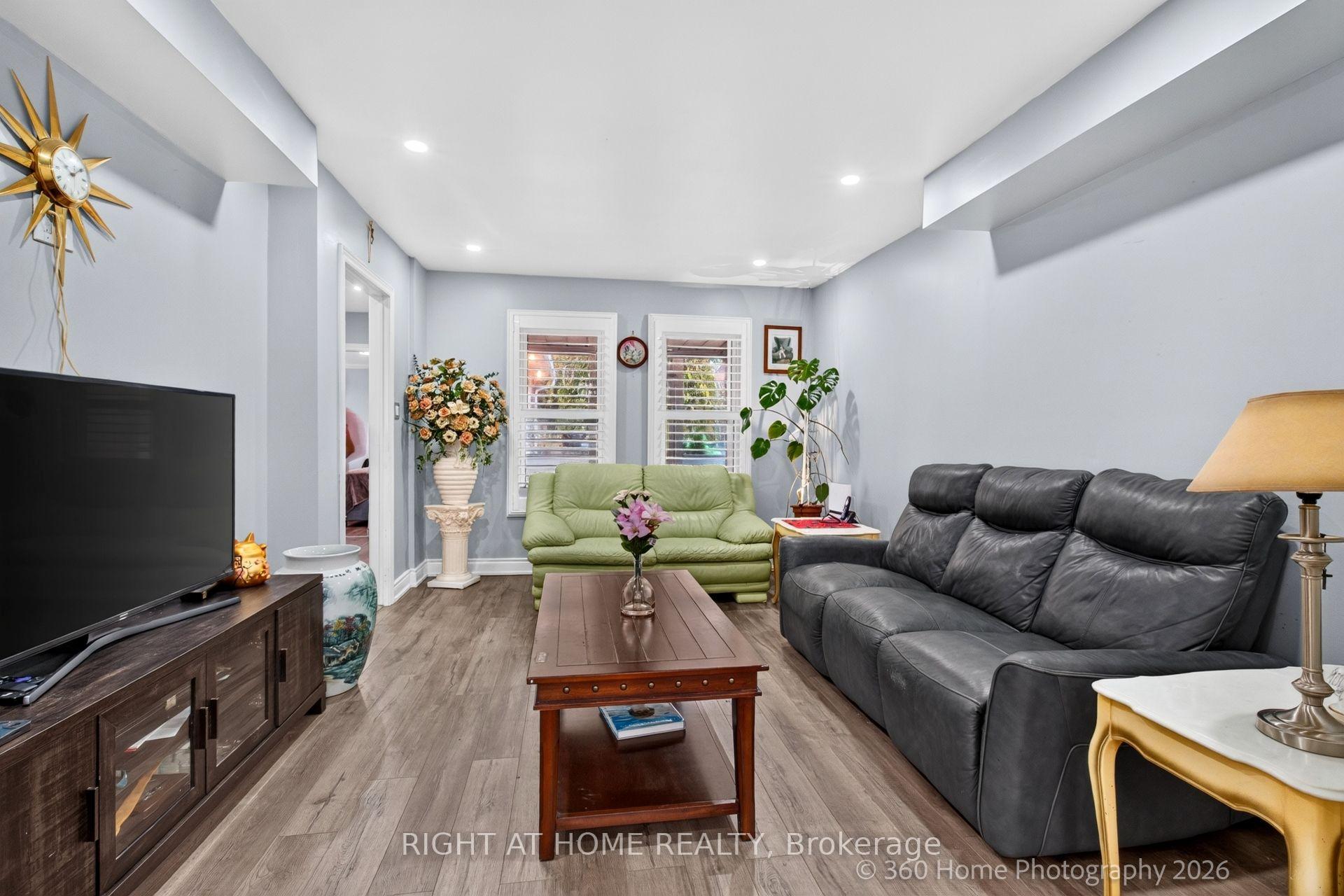 Photo 2 of 57 Cornwall Drive, Ajax, Central — HOMEH
