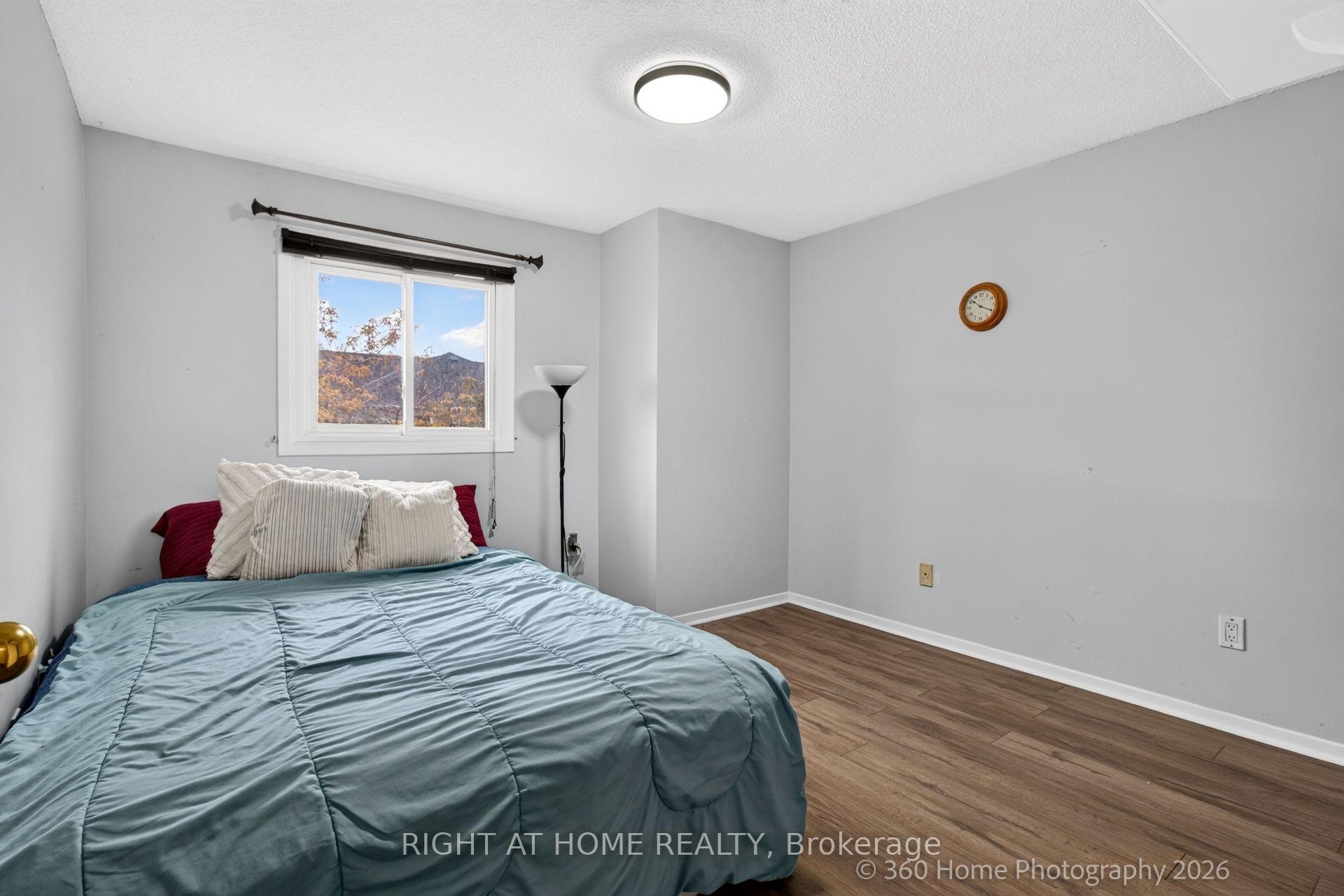 Photo 13 of 57 Cornwall Drive, Ajax, Central — HOMEH
