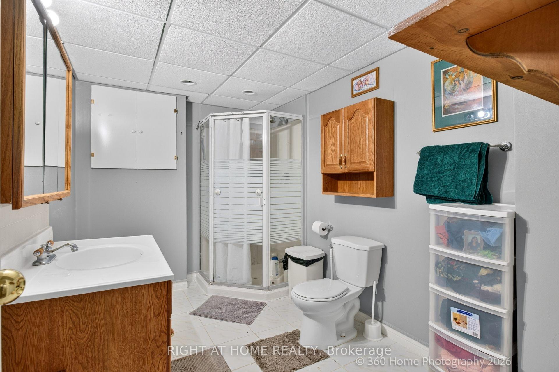 Photo 18 of 57 Cornwall Drive, Ajax, Central — HOMEH