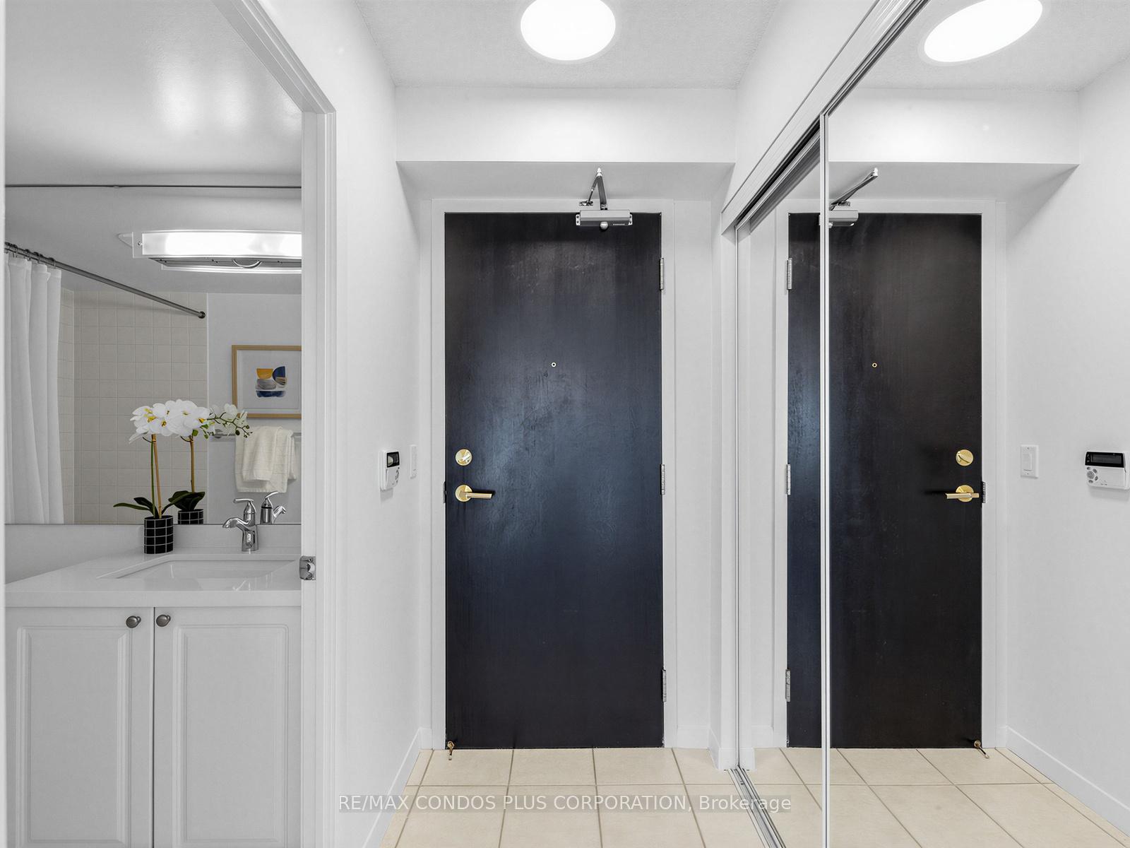 Photo 3 of Unit 1012, 18 Yonge Street, Toronto, Waterfront Communities — HOMEH