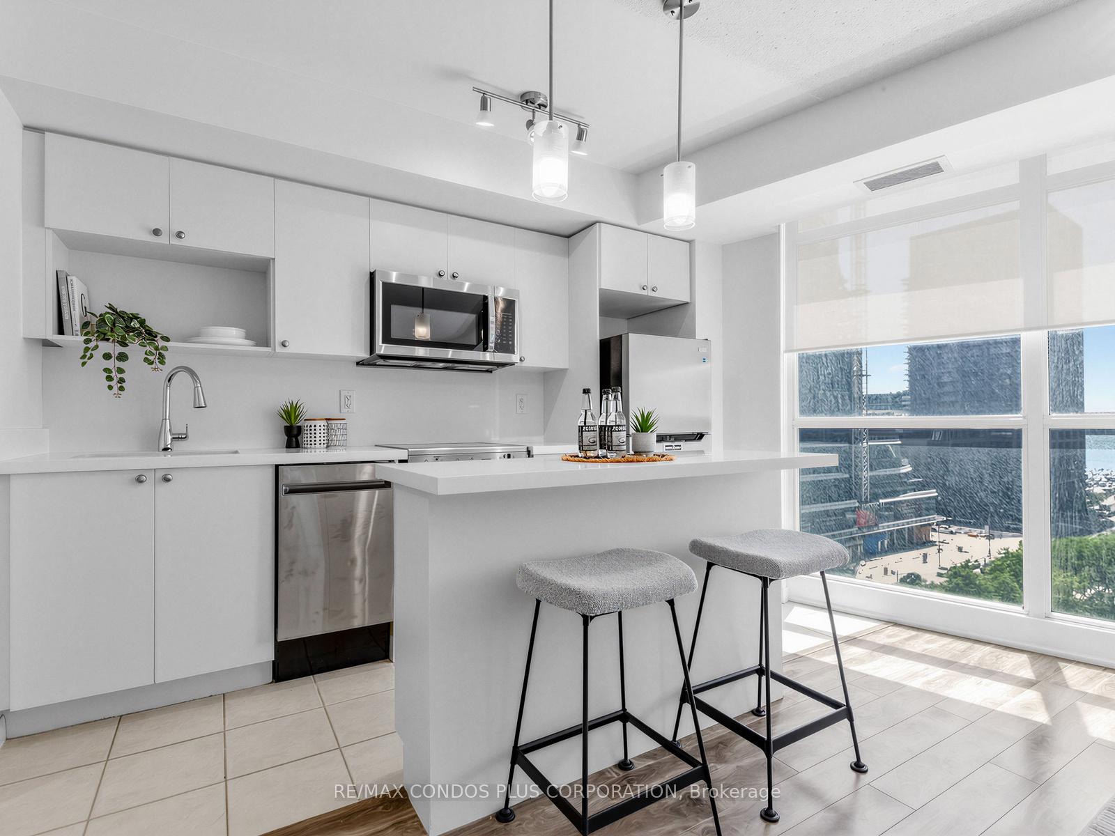 Photo 10 of Unit 1012, 18 Yonge Street, Toronto, Waterfront Communities — HOMEH