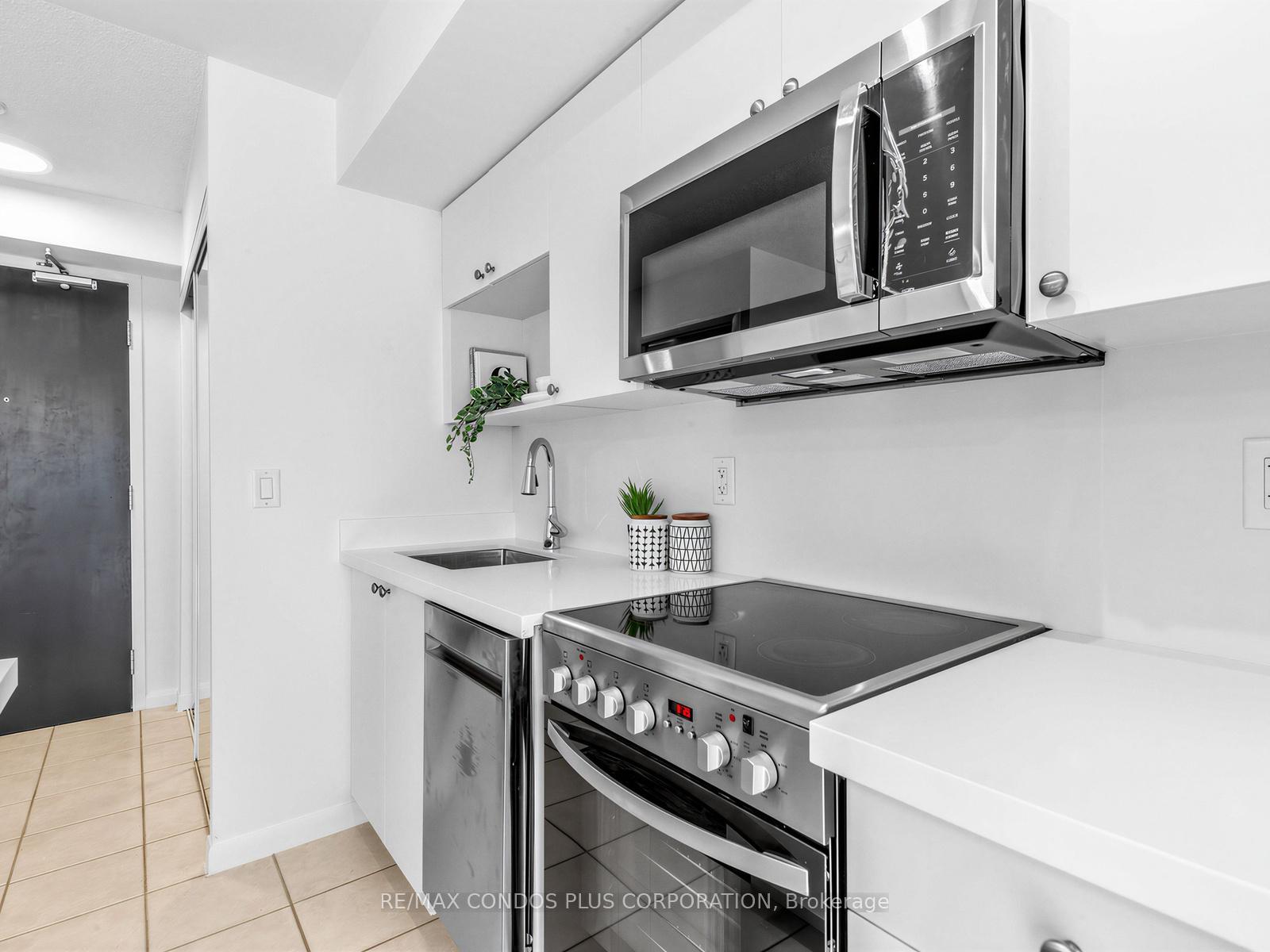 Photo 12 of Unit 1012, 18 Yonge Street, Toronto, Waterfront Communities — HOMEH