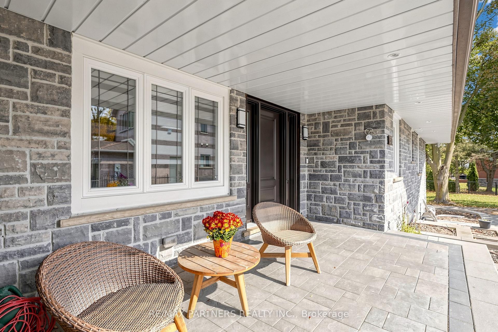 Photo 1 of 52 Berkeley Court, Markham, Unionville — HOMEH