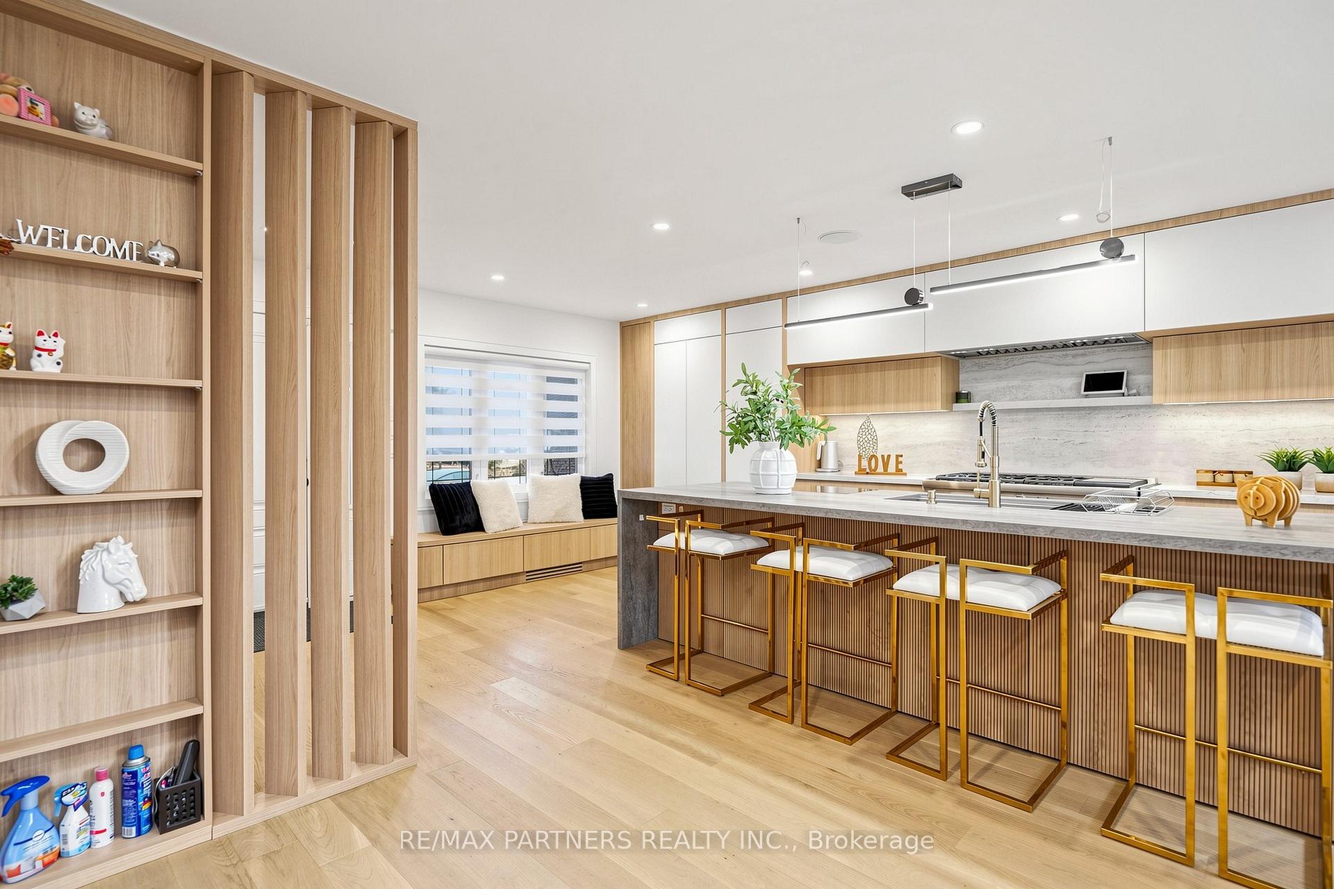 Photo 8 of 52 Berkeley Court, Markham, Unionville — HOMEH